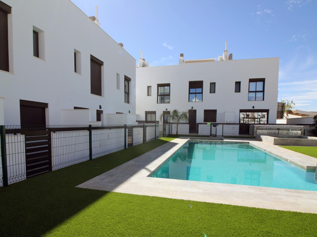 4 Bedroom 2 Bathroom Villa in Pilar de La Horadada