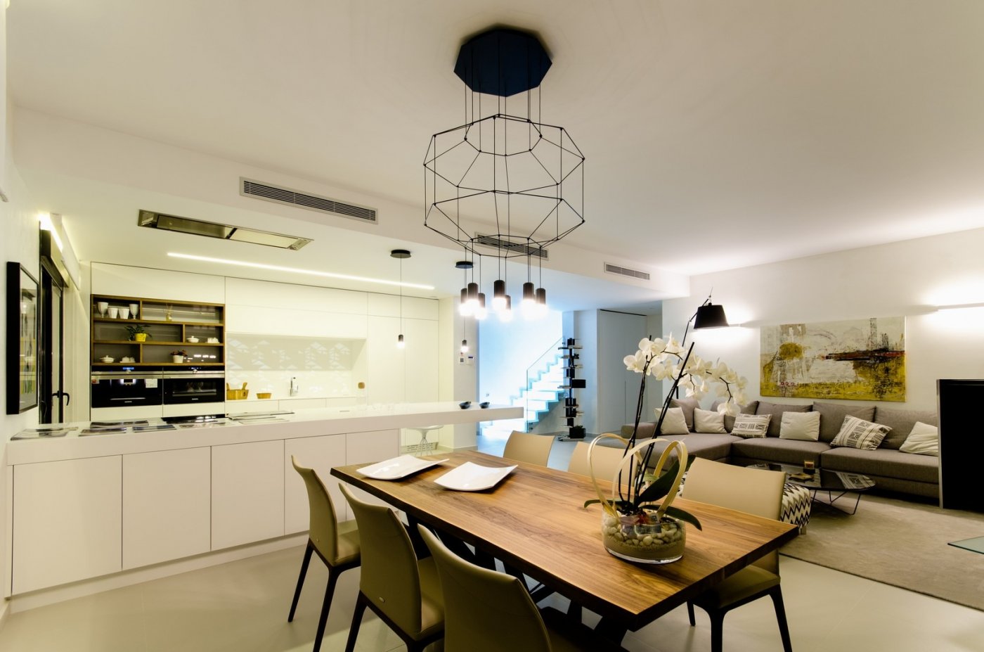 For sale - 4 Bedroom 2 Bathroom Villa in Orihuela Costa - Campoamor  - Alicante