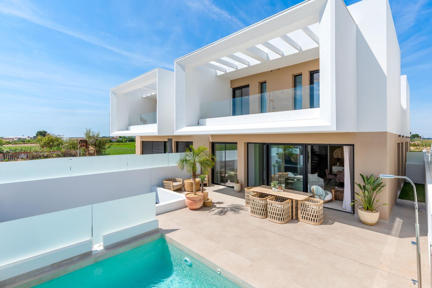 For sale - 3 Bedroom 2 Bathroom Town House in Dolores - Sector 3  - Alicante