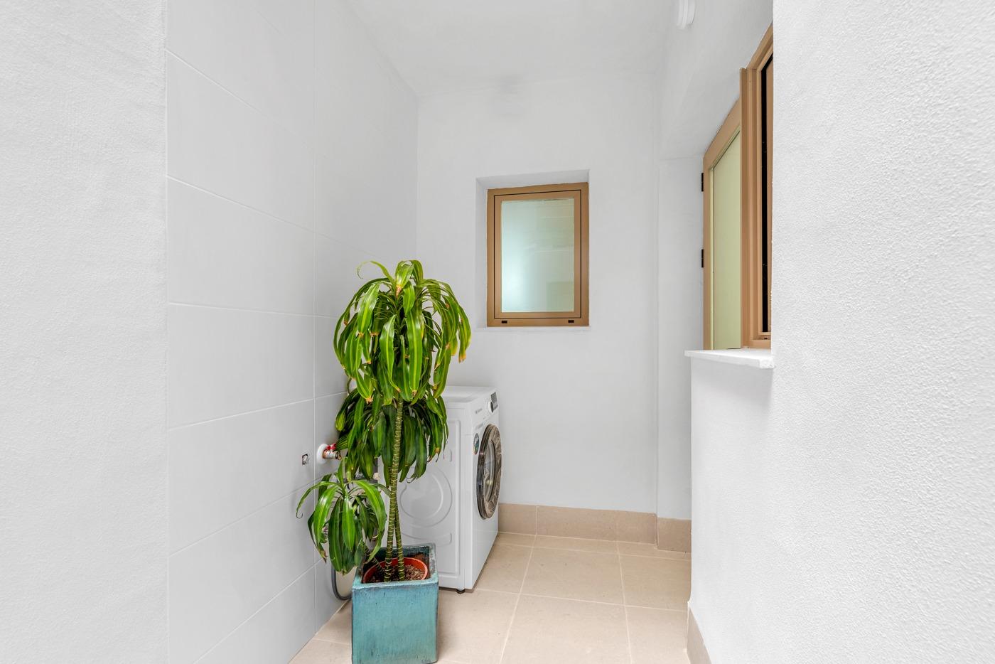 For sale - 3 Bedroom 2 Bathroom Penthouse in Jacarilla - pueblo  - Alicante