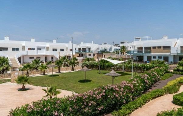 For sale - 2 Bedroom 2 Bathroom Bungalow in Orihuela - Vistabella Golf  - Alicante