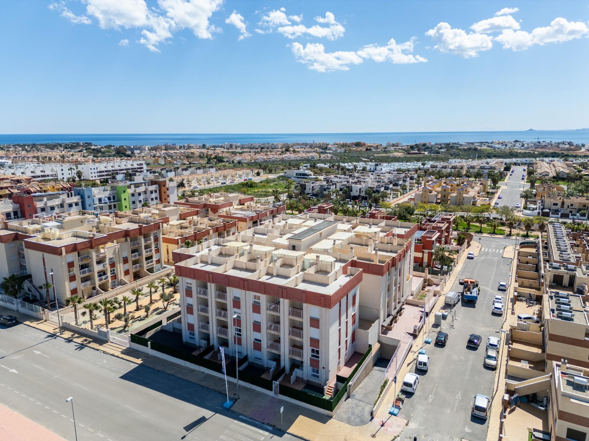 For sale - 2 Bedroom 2 Bathroom Apartment in Orihuela Costa - Lomas de Cabo Roig  - Alicante
