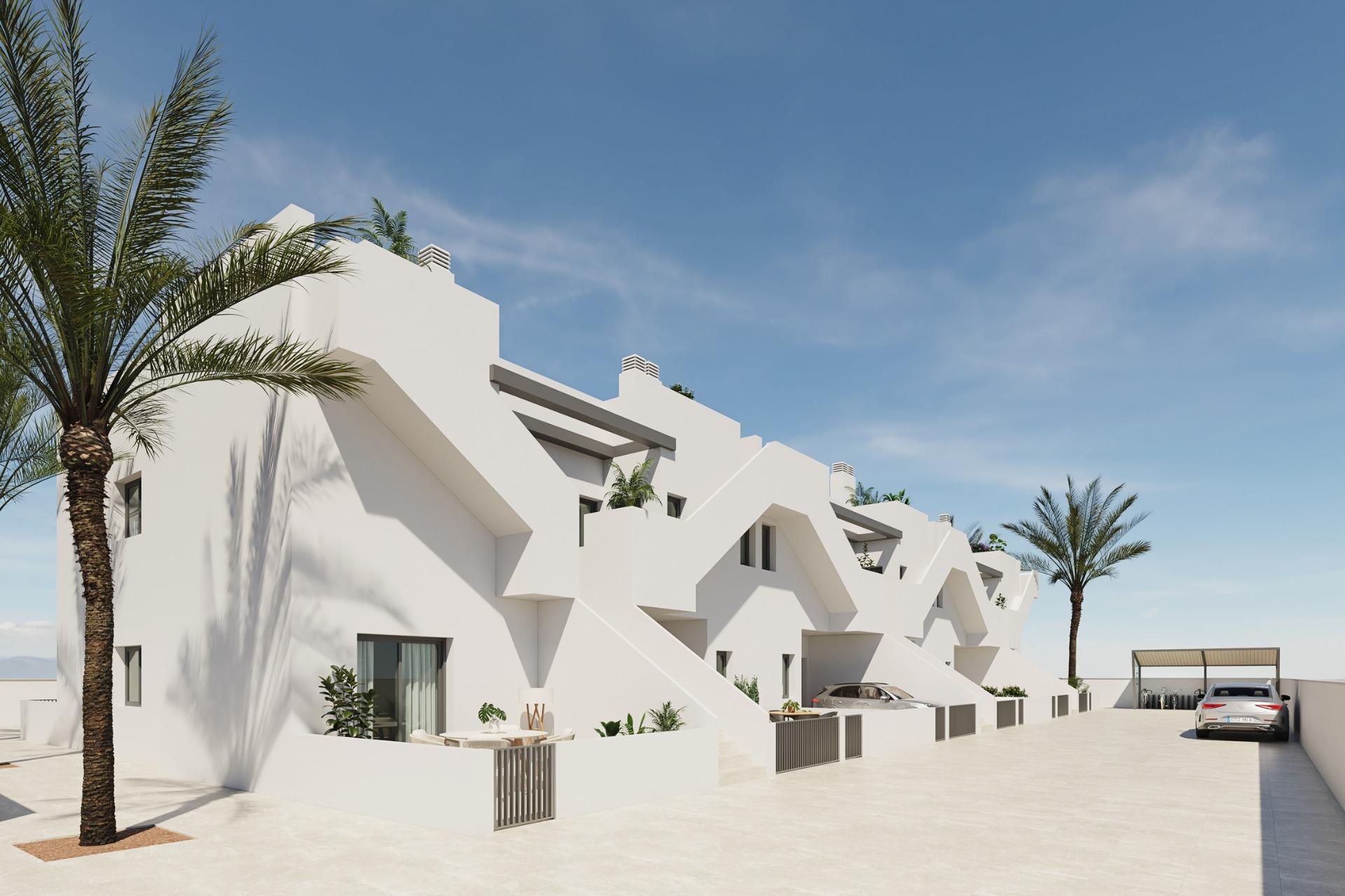 For sale - 2 Bedroom 2 Bathroom Bungalow in Pilar de La Horadada - pueblo  - Alicante