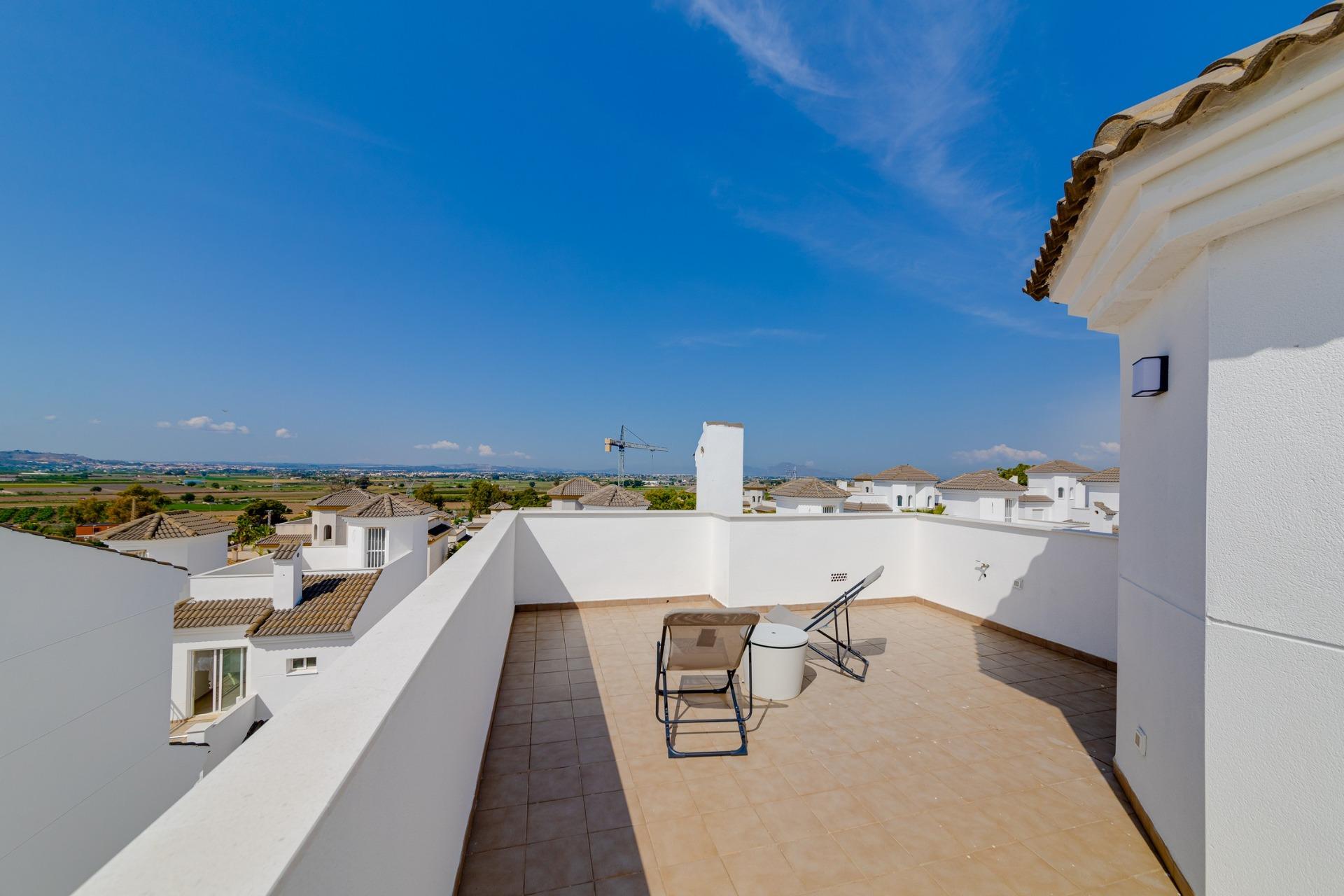 For sale - 2 Bedroom 3 Bathroom Villa in San Fulgencio - El Oasis  - Alicante