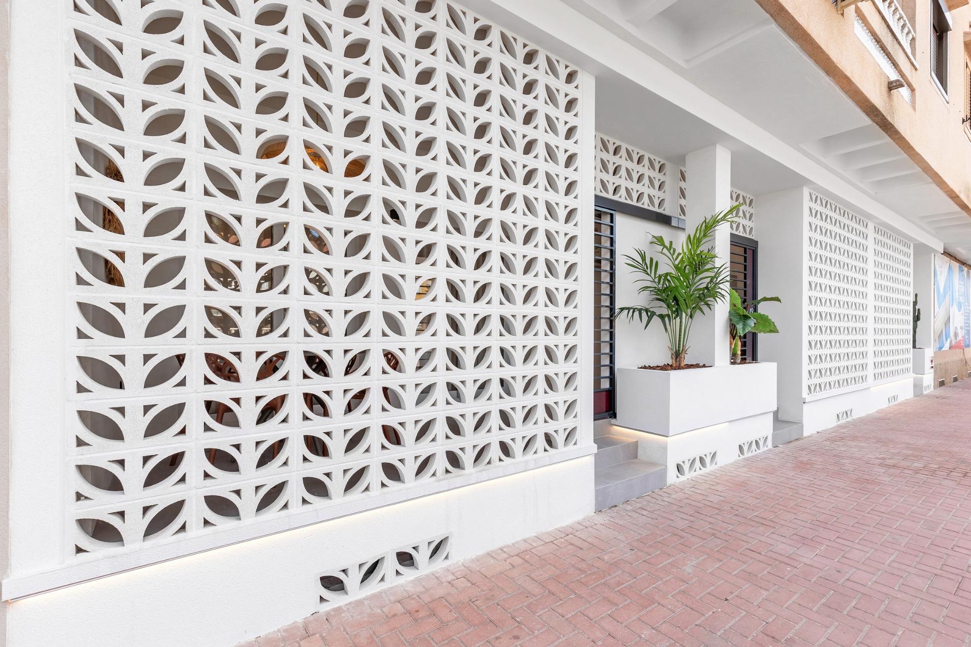 For sale - 1 Bedroom 1 Bathroom Apartment in Torrevieja - Playa Los Naufragos  - Alicante