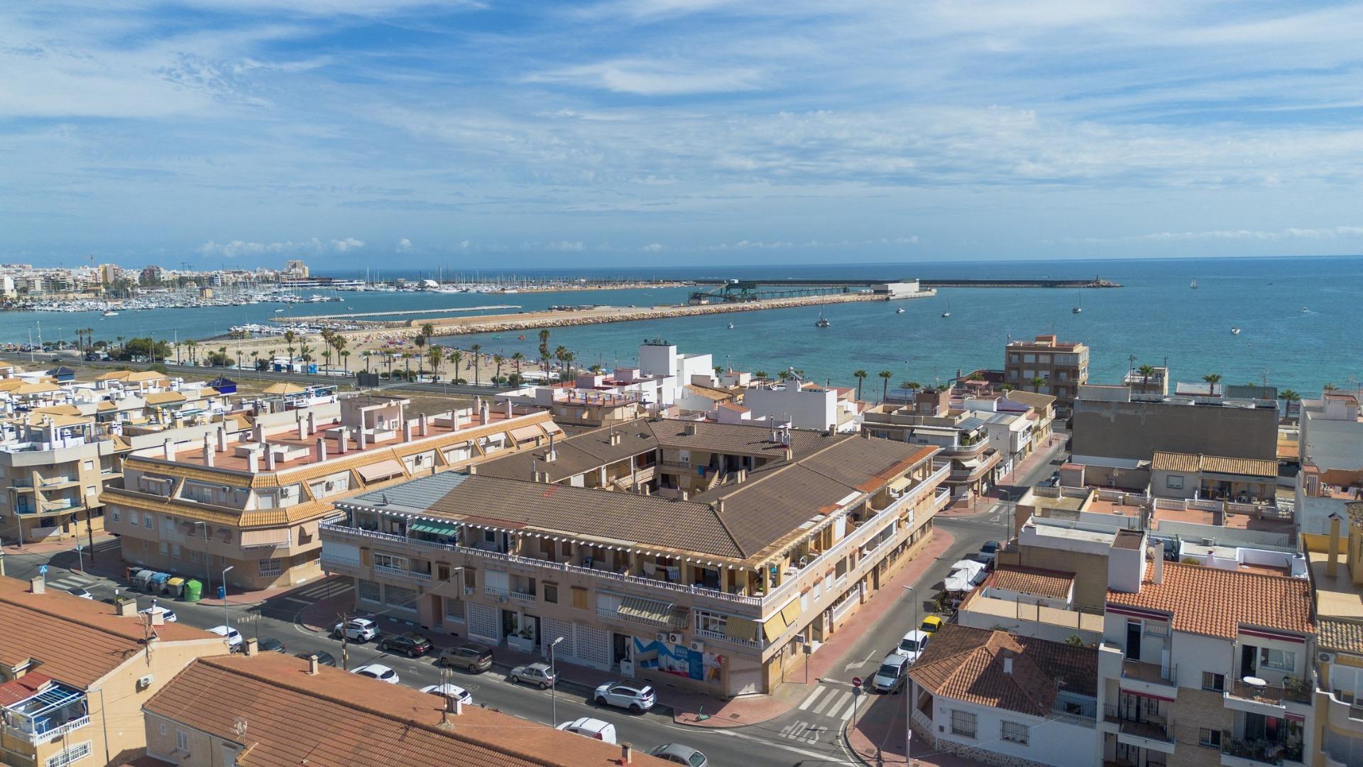 For sale - 1 Bedroom 1 Bathroom Apartment in Torrevieja - Playa Los Naufragos  - Alicante