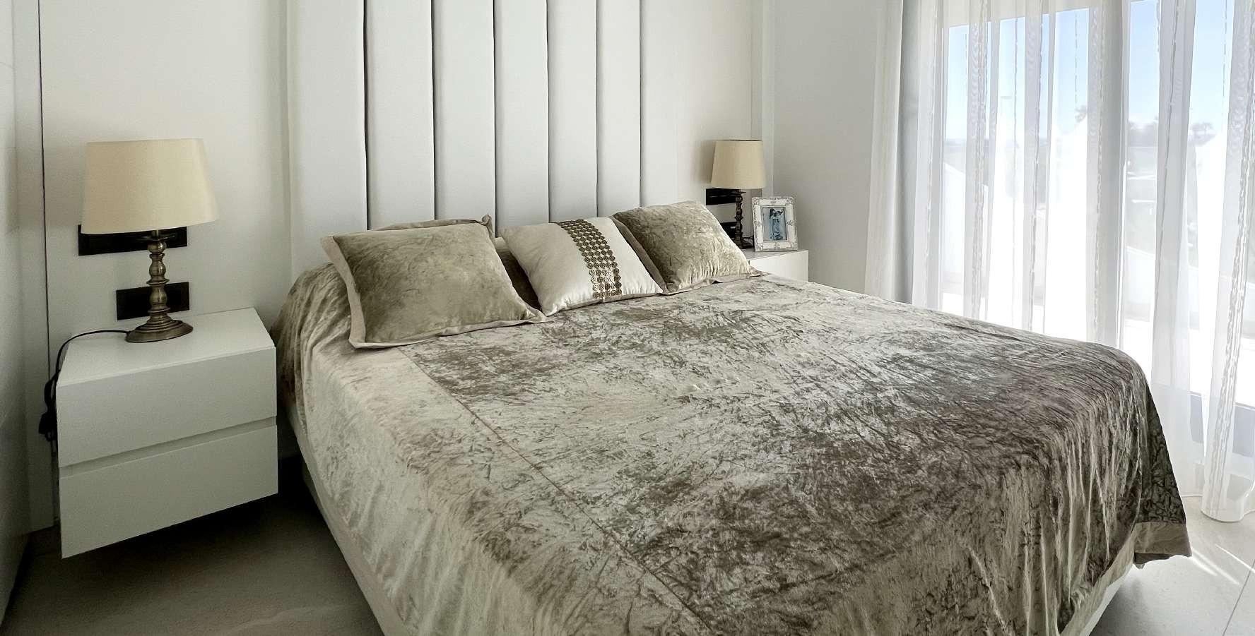 For sale - 3 Bedroom 2 Bathroom Villa in Rojales - Ciudad Quesada  - Alicante