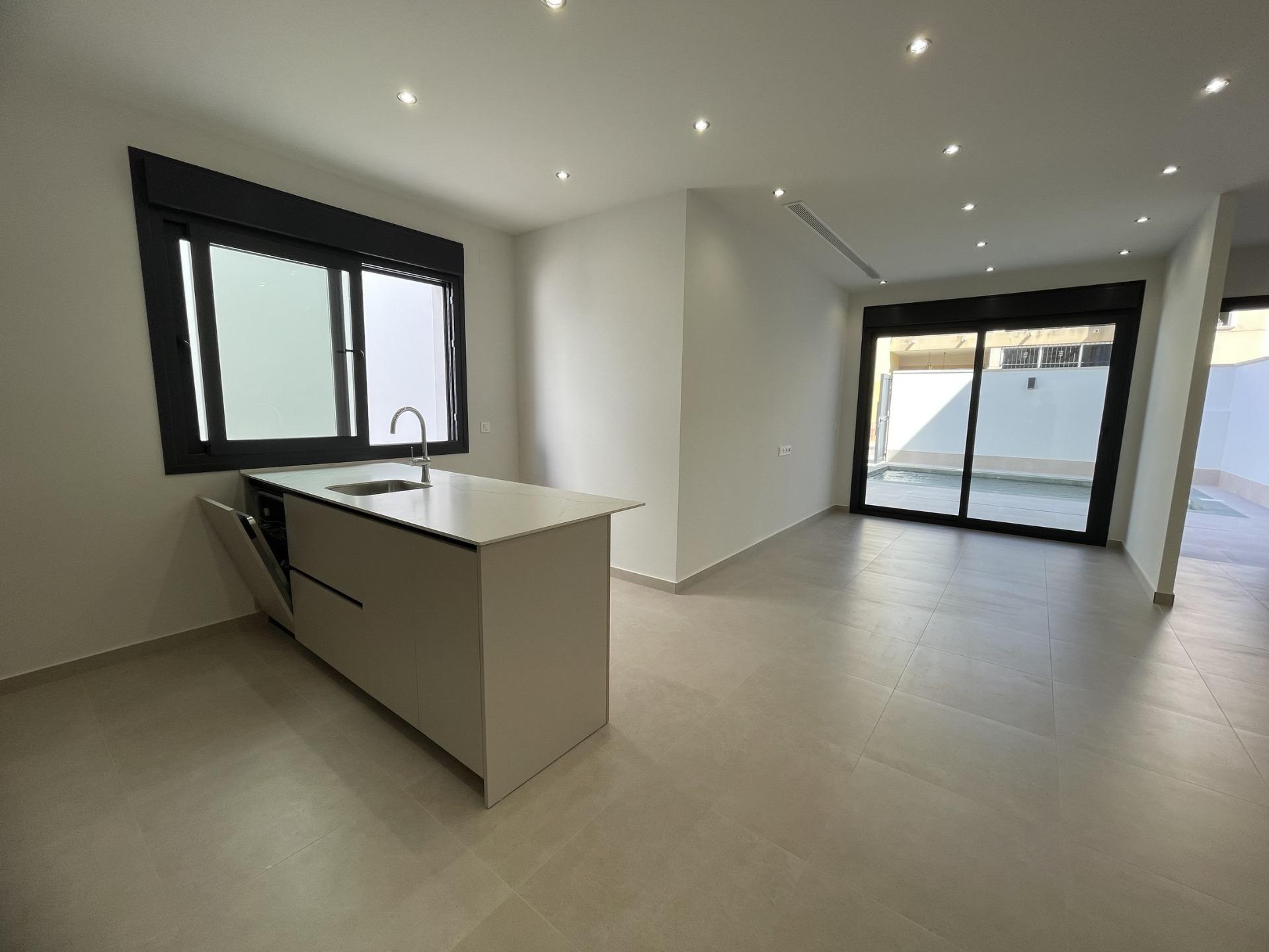 For sale - 3 Bedroom 3 Bathroom Villa in Almoradi - Heredades  - Alicante