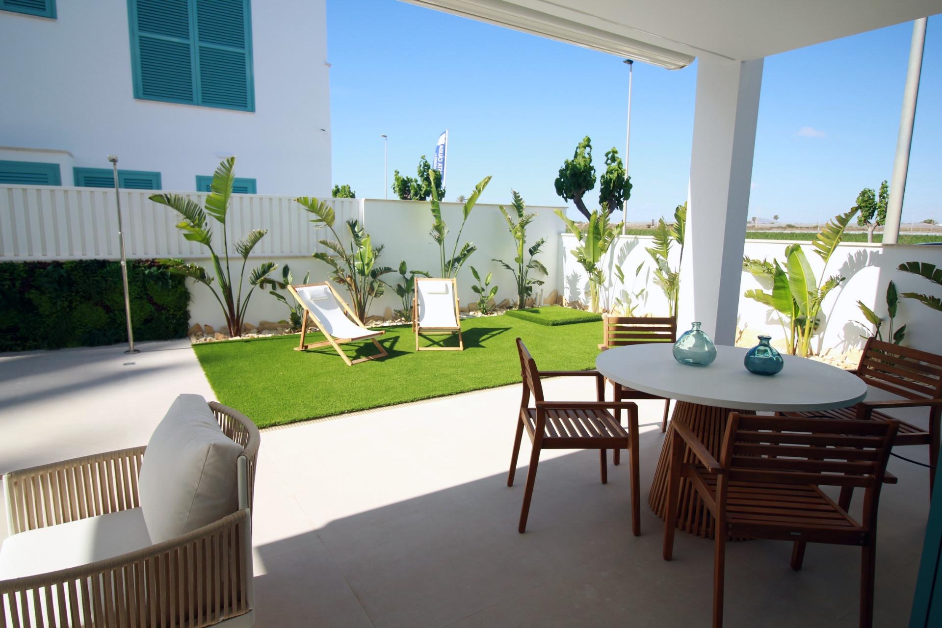 For sale - 2 Bedroom 2 Bathroom Bungalow in Pilar de La Horadada - Torre De La Horadada  - Alicante