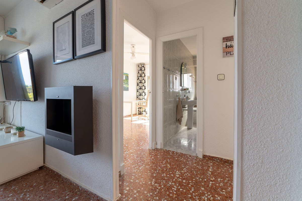 For sale - 2 Bedroom 1 Bathroom Apartment - Middle Floor Apartment in Orihuela - Punta Prima  - Alicante