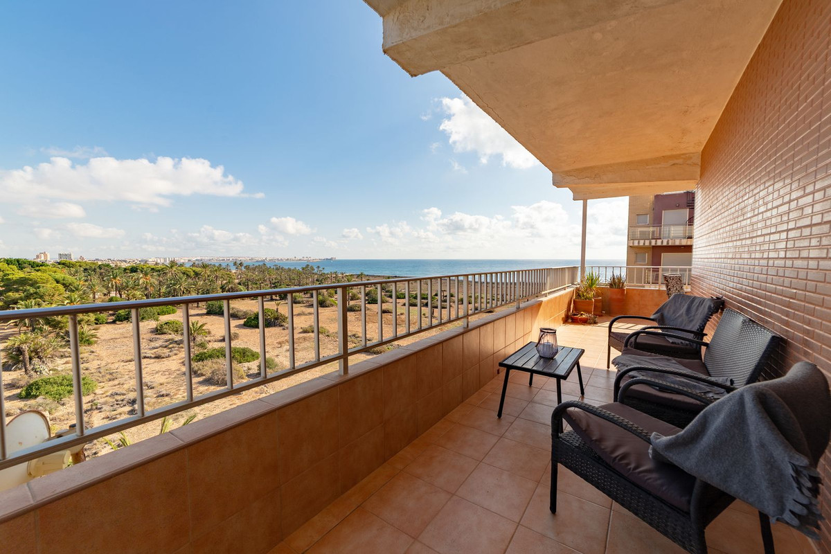 For sale - 2 Bedroom 1 Bathroom Apartment - Middle Floor Apartment in Orihuela - Punta Prima  - Alicante