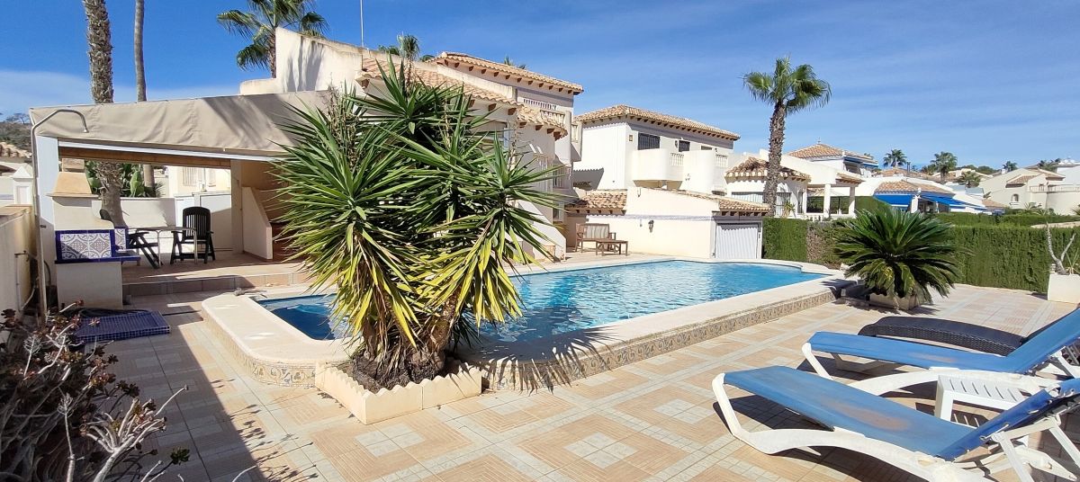 For sale - 3 Bedroom 2 Bathroom Villa in LAS RAMBLAS GOLF Villamartin - , LAS RAMBLAS GOLF, Alicante, Spain - Alicante