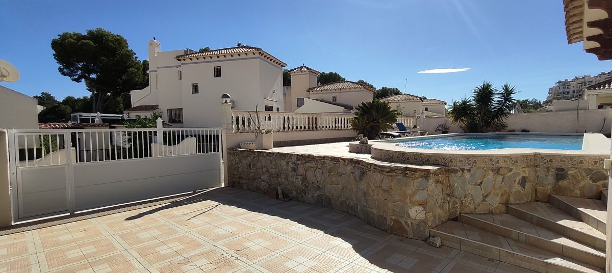 For sale - 3 Bedroom 2 Bathroom Villa in LAS RAMBLAS GOLF Villamartin - , LAS RAMBLAS GOLF, Alicante, Spain - Alicante