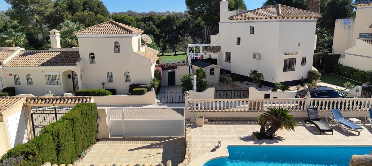 For sale - 3 Bedroom 2 Bathroom Villa in LAS RAMBLAS GOLF Villamartin - , LAS RAMBLAS GOLF, Alicante, Spain - Alicante