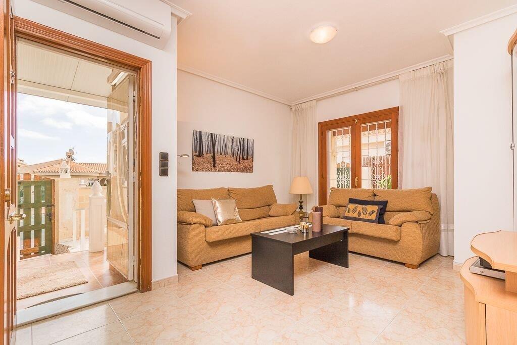 For sale - 3 Bedroom 2 Bathroom Semi Detached in Orihuela Costa - Playa Flamenca  - Alicante