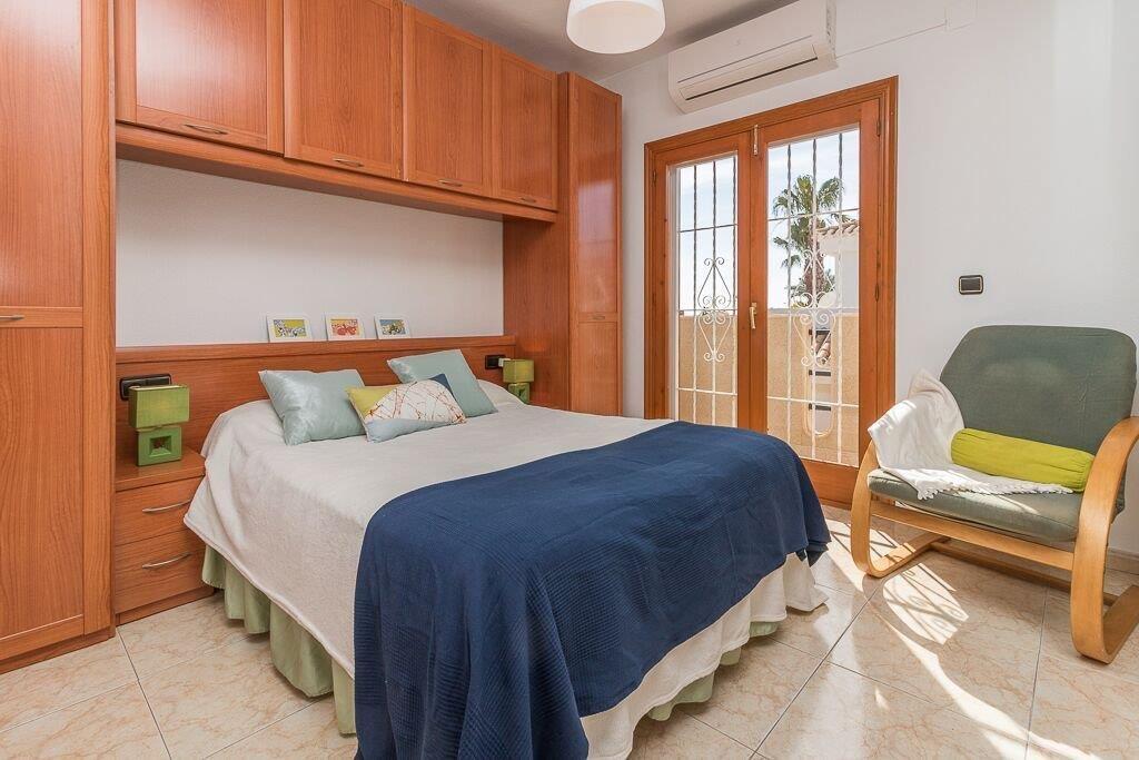 For sale - 3 Bedroom 2 Bathroom Semi Detached in Orihuela Costa - Playa Flamenca  - Alicante