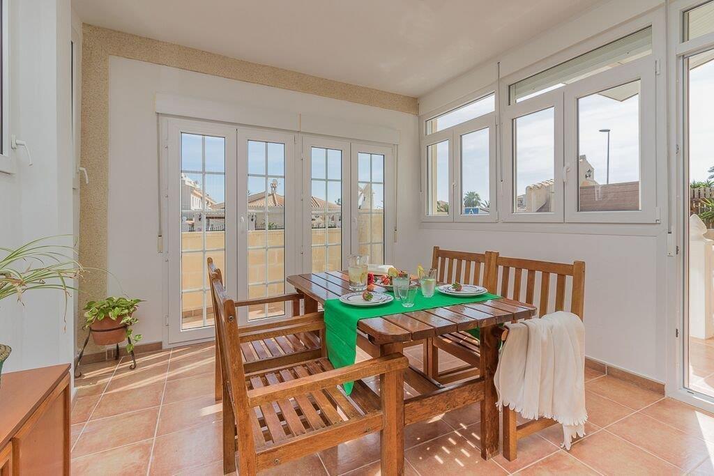 For sale - 3 Bedroom 2 Bathroom Semi Detached in Orihuela Costa - Playa Flamenca  - Alicante