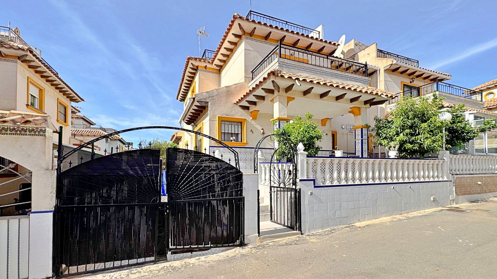 For sale - 2 Bedroom 2 Bathroom Town House in Orihuela Costa - Costa Blanca  - Alicante