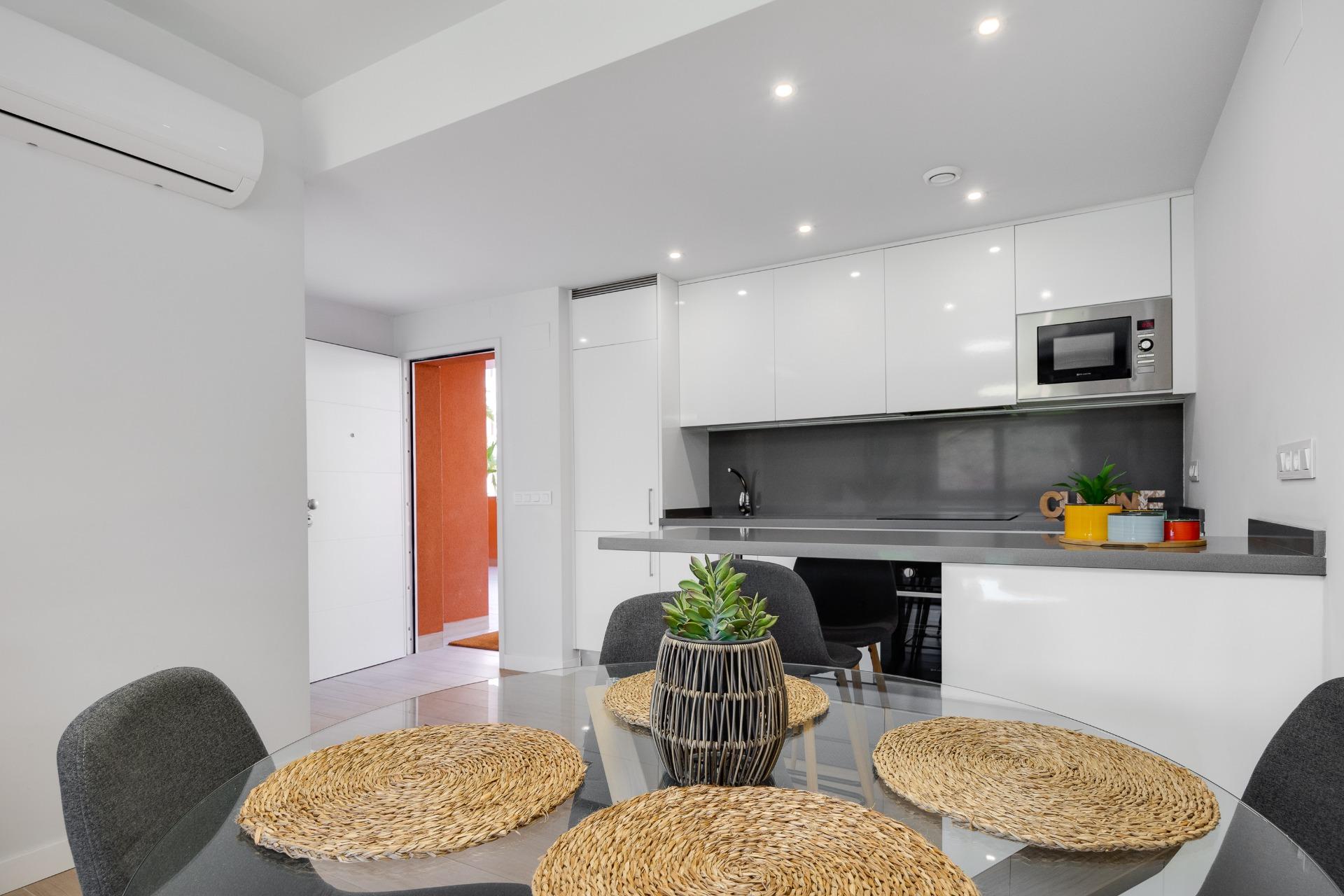 For sale - 2 Bedroom 2 Bathroom Apartment in Orihuela Costa - Villamartín-las Filipinas  - Alicante