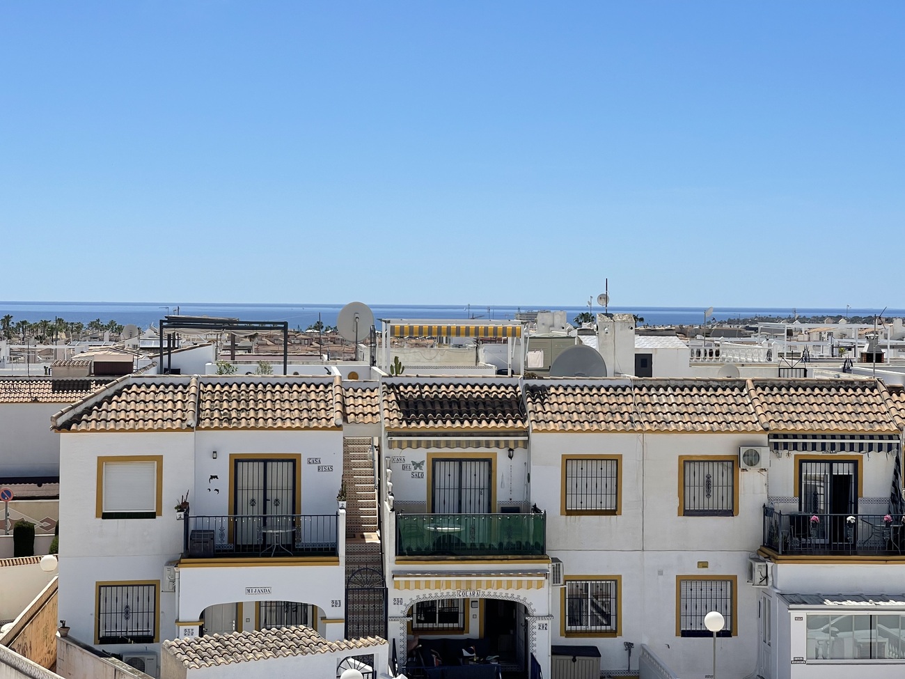 For sale - 3 Bedroom 2 Bathroom Quad House in Playa Flamenca -  - Alicante