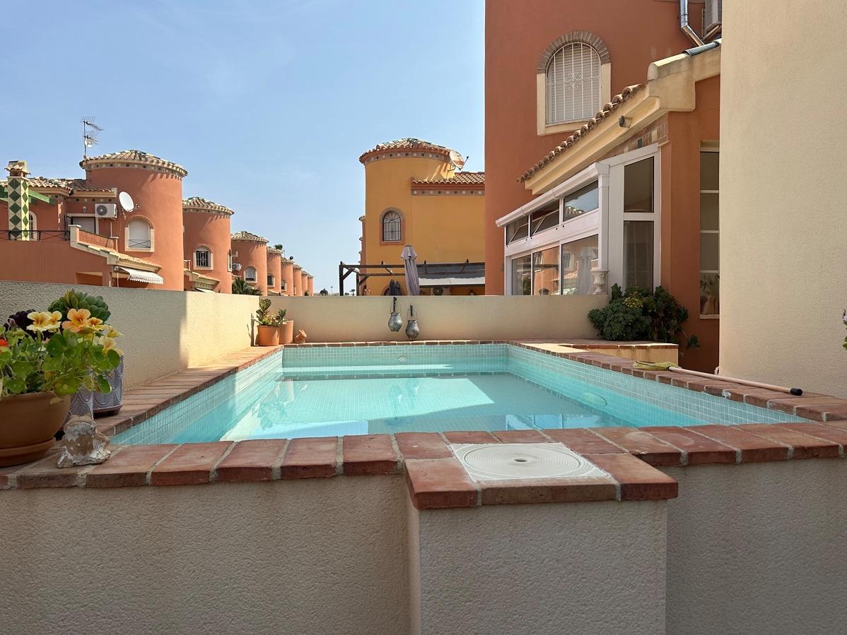 For sale - 3 Bedroom 2 Bathroom Villa in Orihuela Costa - Playa Flamenca  - Alicante