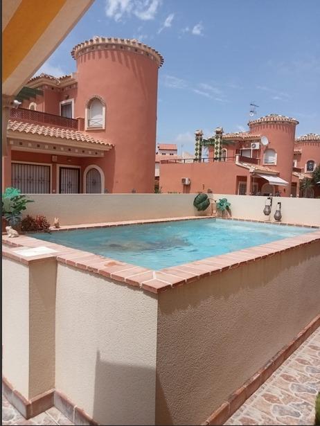 For sale - 3 Bedroom 2 Bathroom Villa in Orihuela Costa - Playa Flamenca  - Alicante