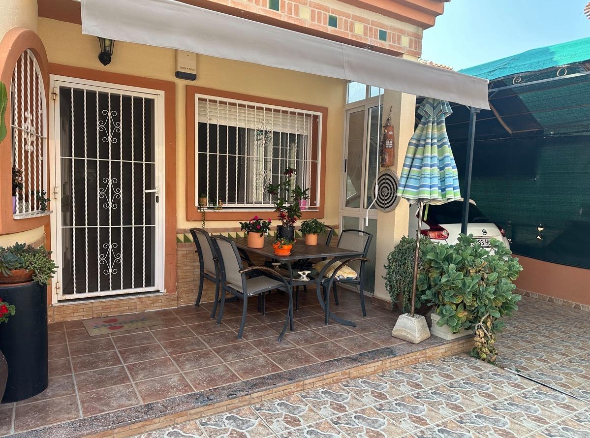 For sale - 3 Bedroom 2 Bathroom Villa in Orihuela Costa - Playa Flamenca  - Alicante