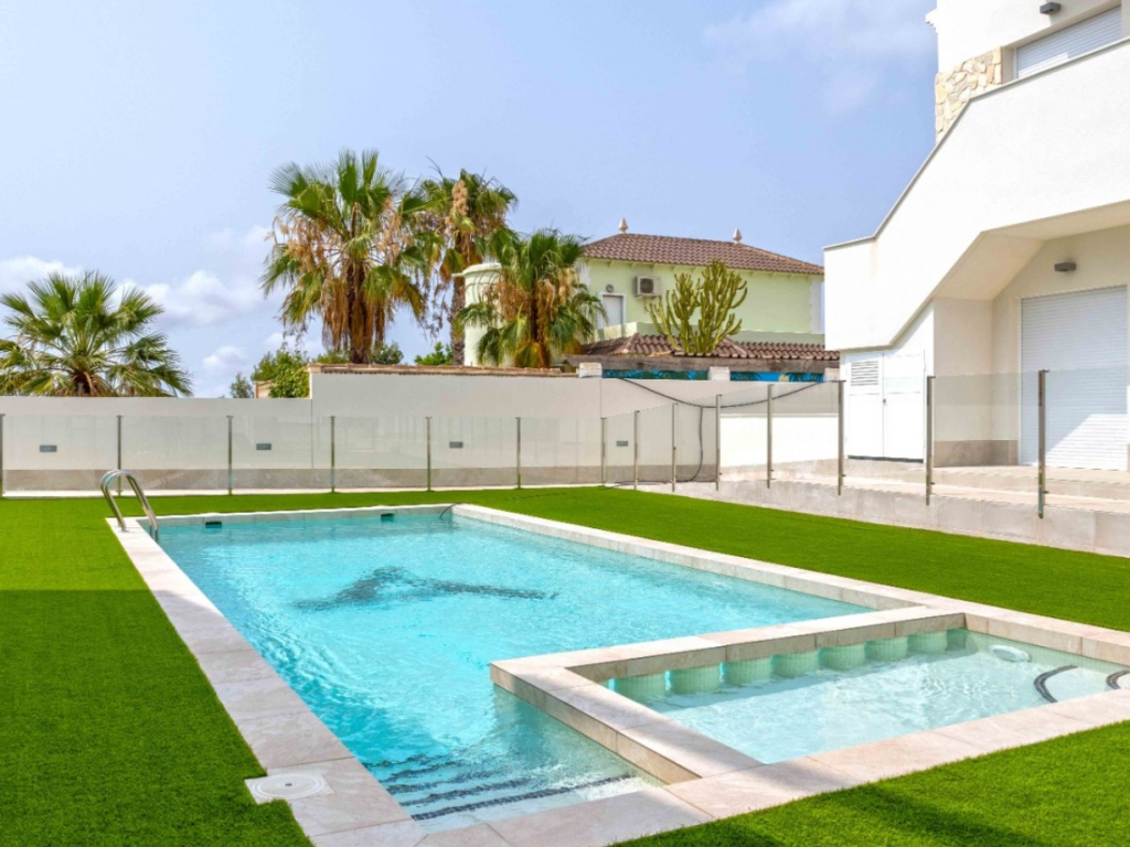 2 Bedroom 2 Bathroom Apartment in Orihuela Costa