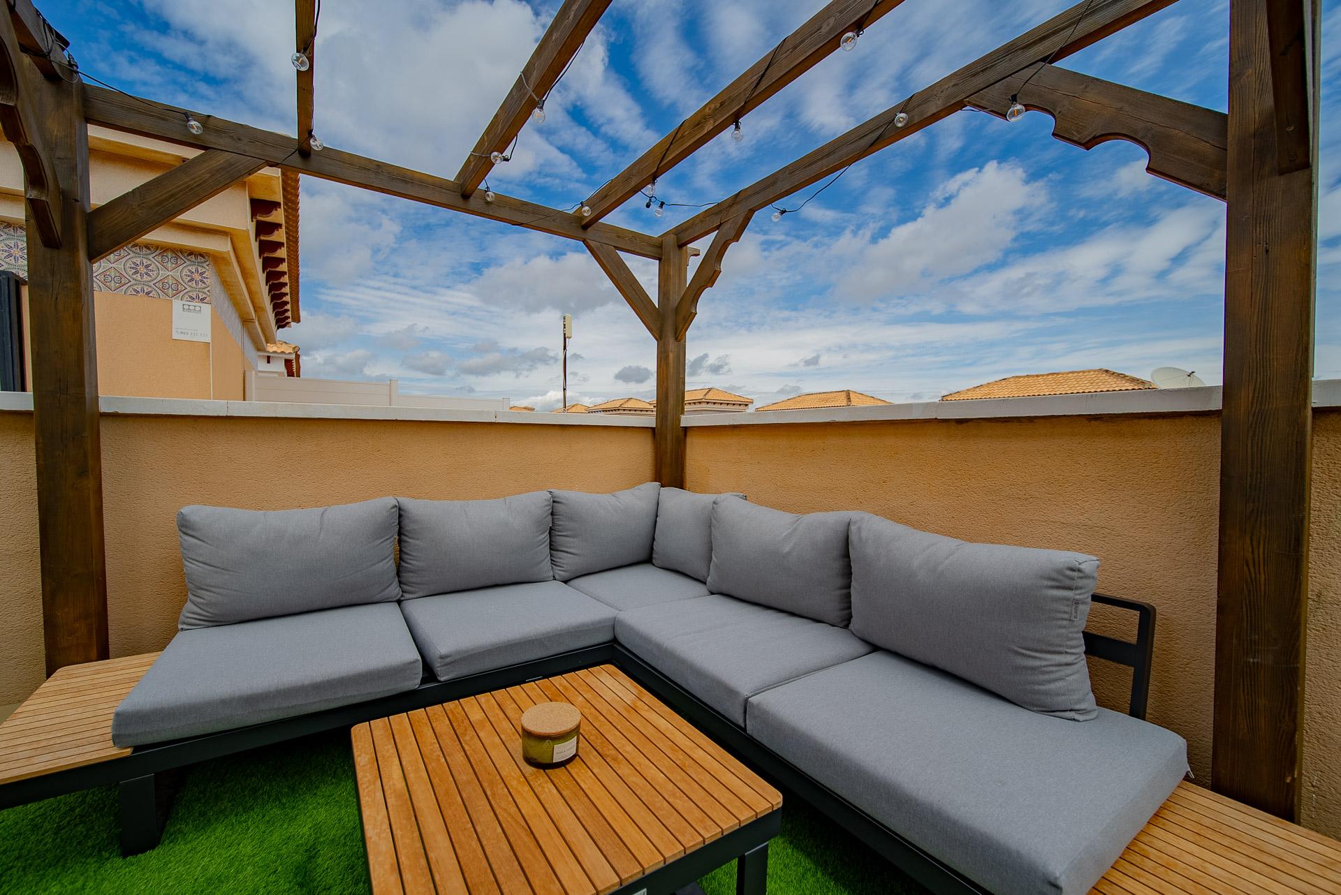 For sale - 3 Bedroom 2 Bathroom Town House in Orihuela Costa - Pau 26  - Alicante