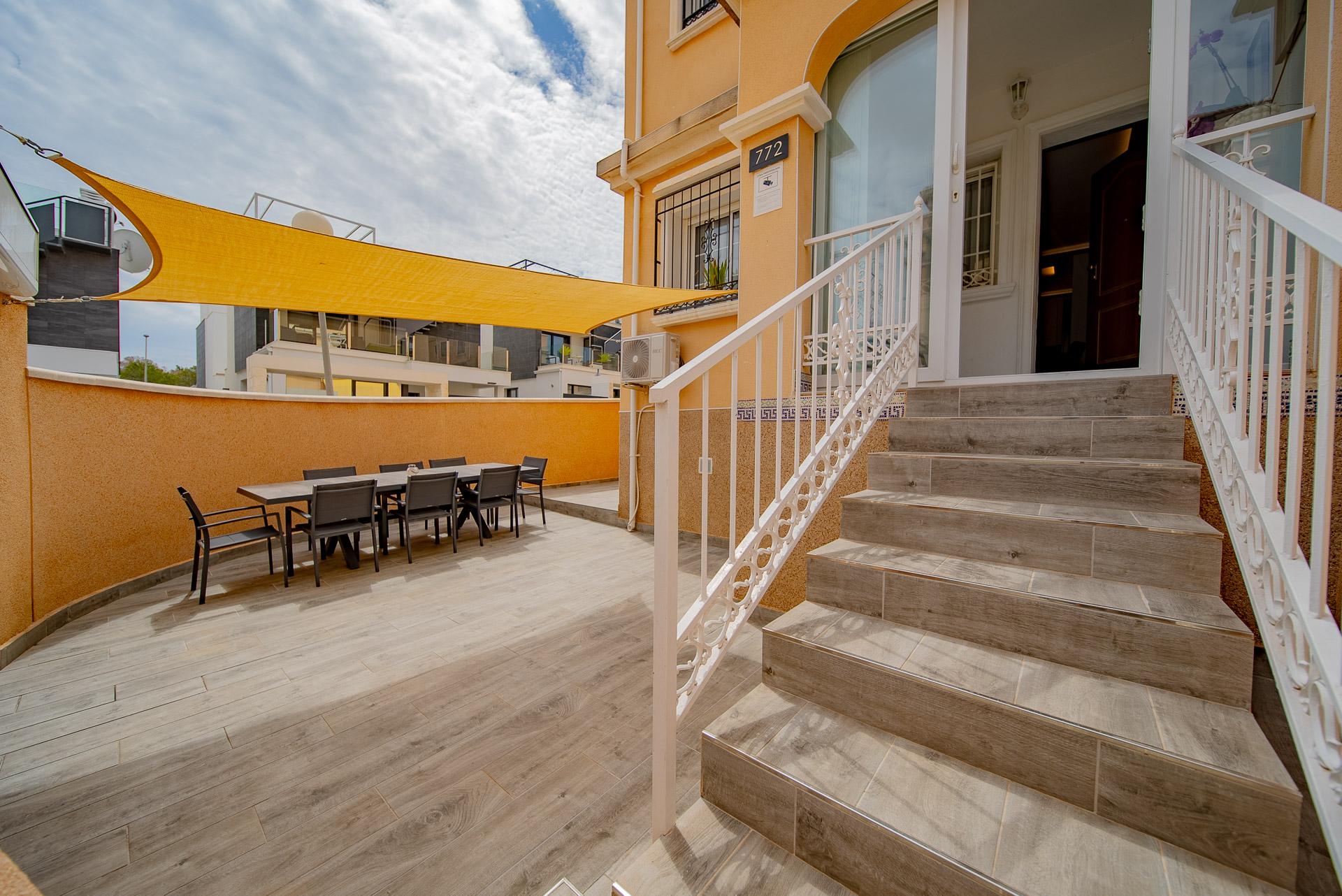 For sale - 3 Bedroom 2 Bathroom Town House in Orihuela Costa - Pau 26  - Alicante