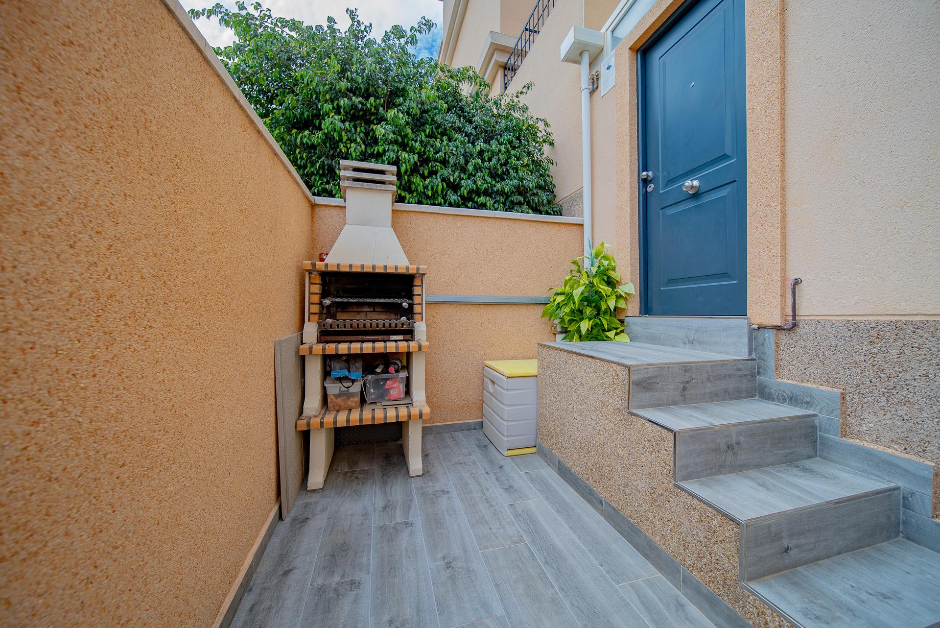 For sale - 3 Bedroom 2 Bathroom Town House in Orihuela Costa - Pau 26  - Alicante