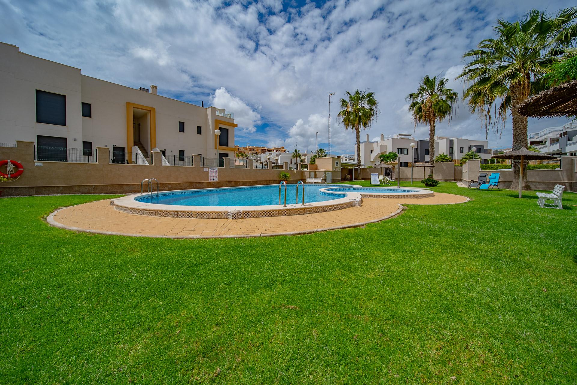 For sale - 3 Bedroom 2 Bathroom Town House in Orihuela Costa - Pau 26  - Alicante