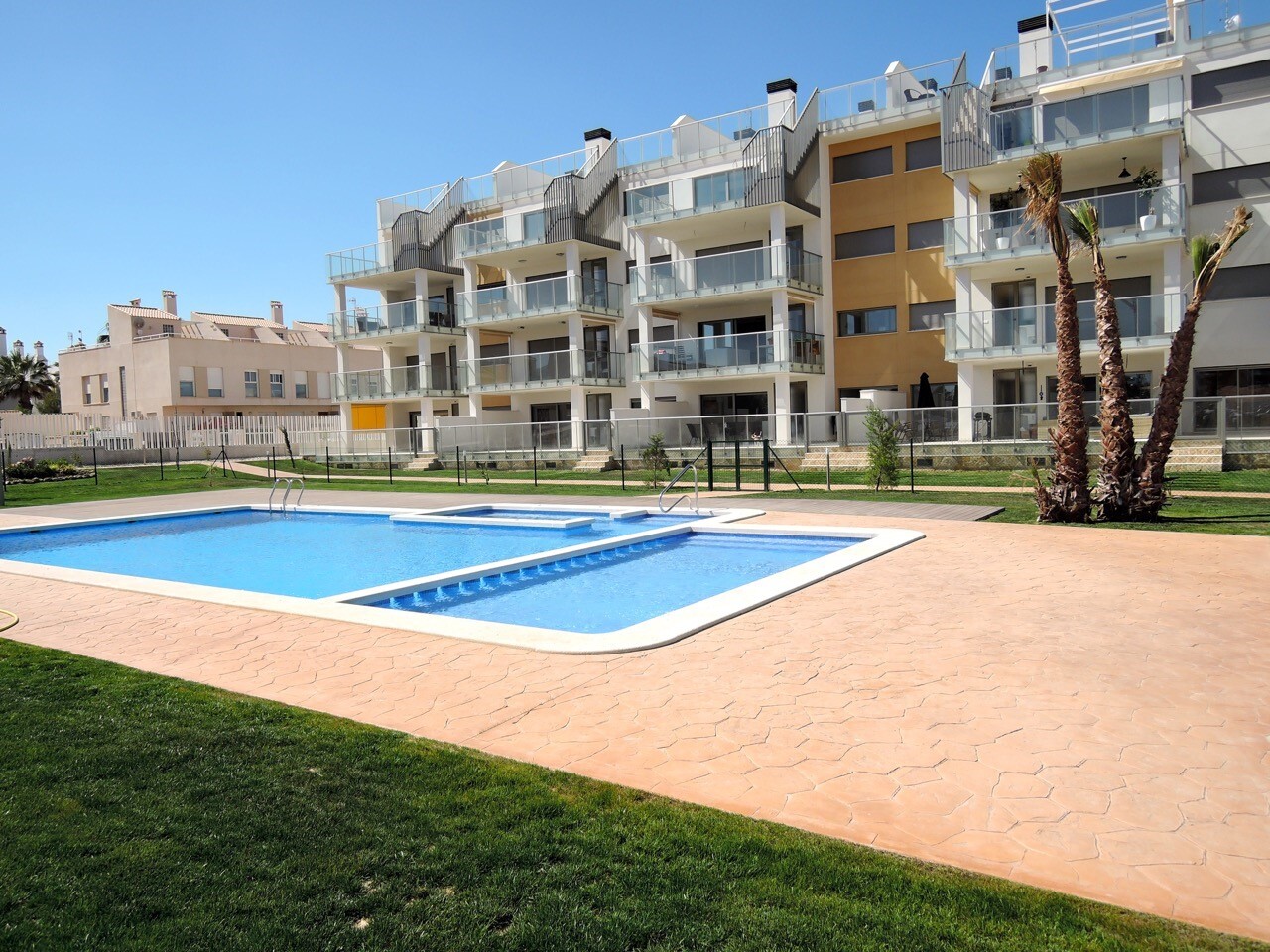 For sale - 2 Bedroom 2 Bathroom Apartment in Villamartin -  - Alicante