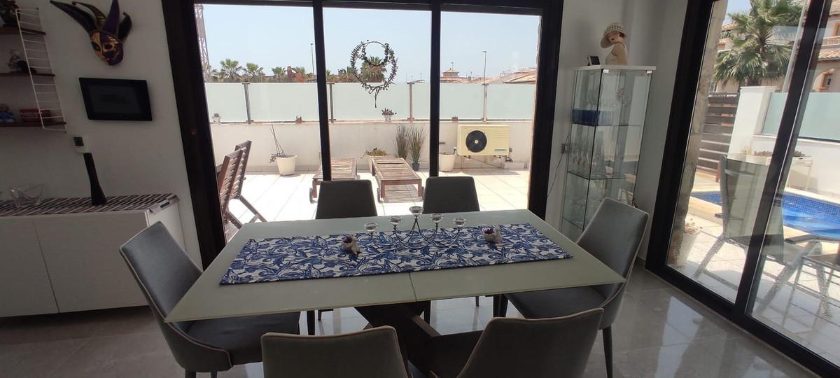 For sale - 2 Bedroom 2 Bathroom Villa in Orihuela Costa - Costa Blanca  - Alicante