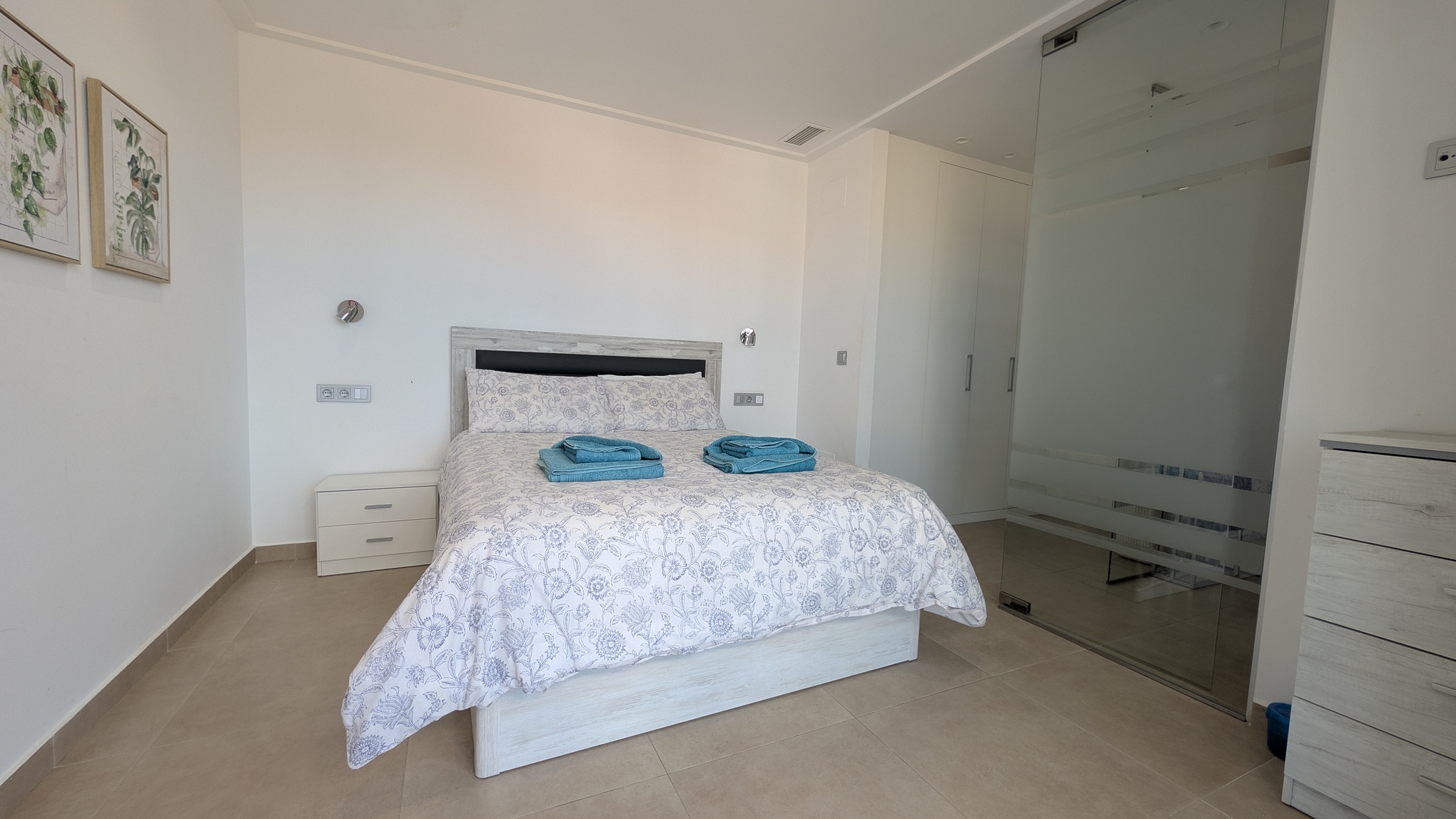 Sold - Sold! 3 Bedroom 4 Bathroom Villa in Villamartin - Pau 26, Villamartin, Alicante, Spain - Alicante