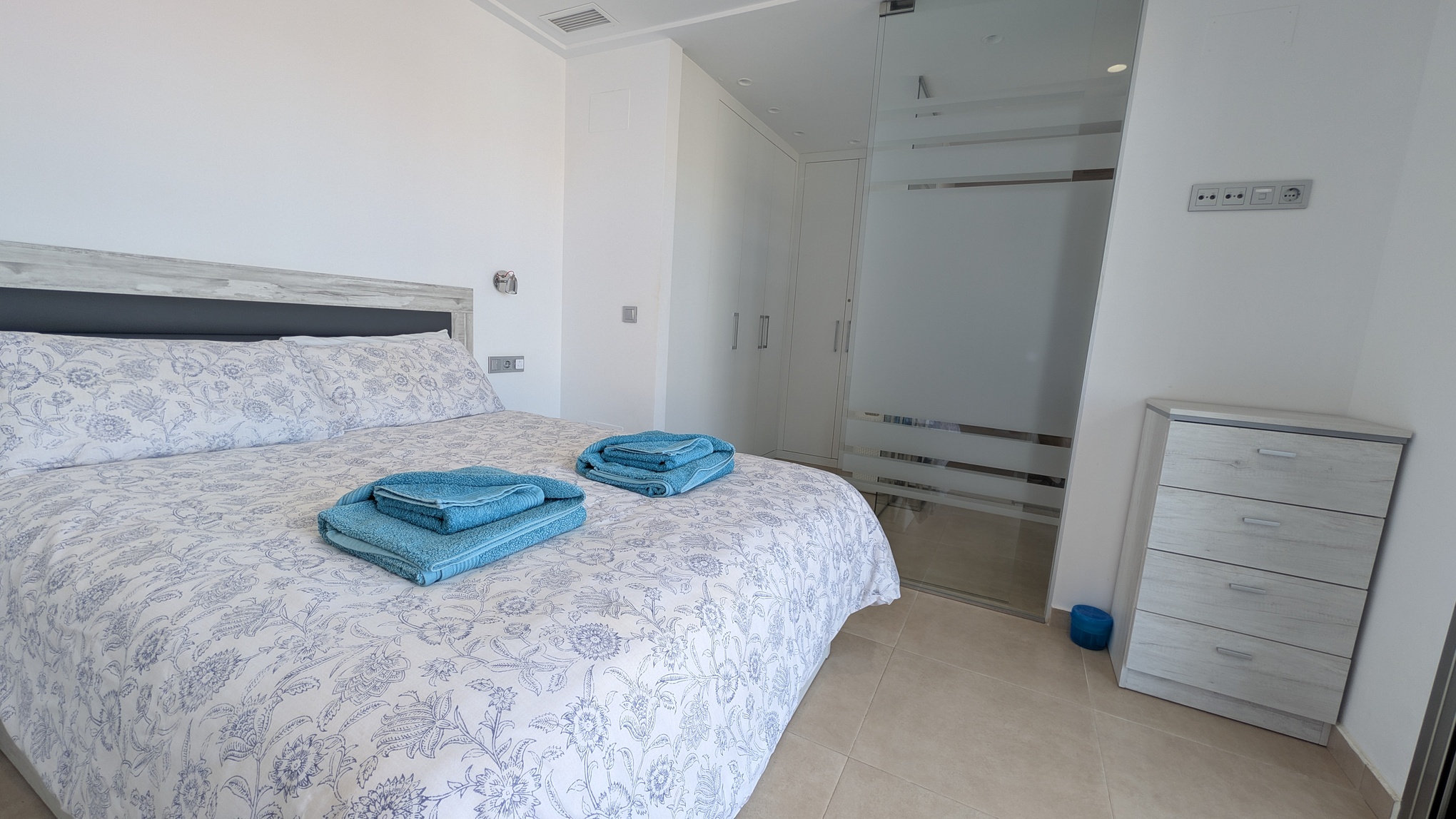 Sold - Sold! 3 Bedroom 4 Bathroom Villa in Villamartin - Pau 26, Villamartin, Alicante, Spain - Alicante