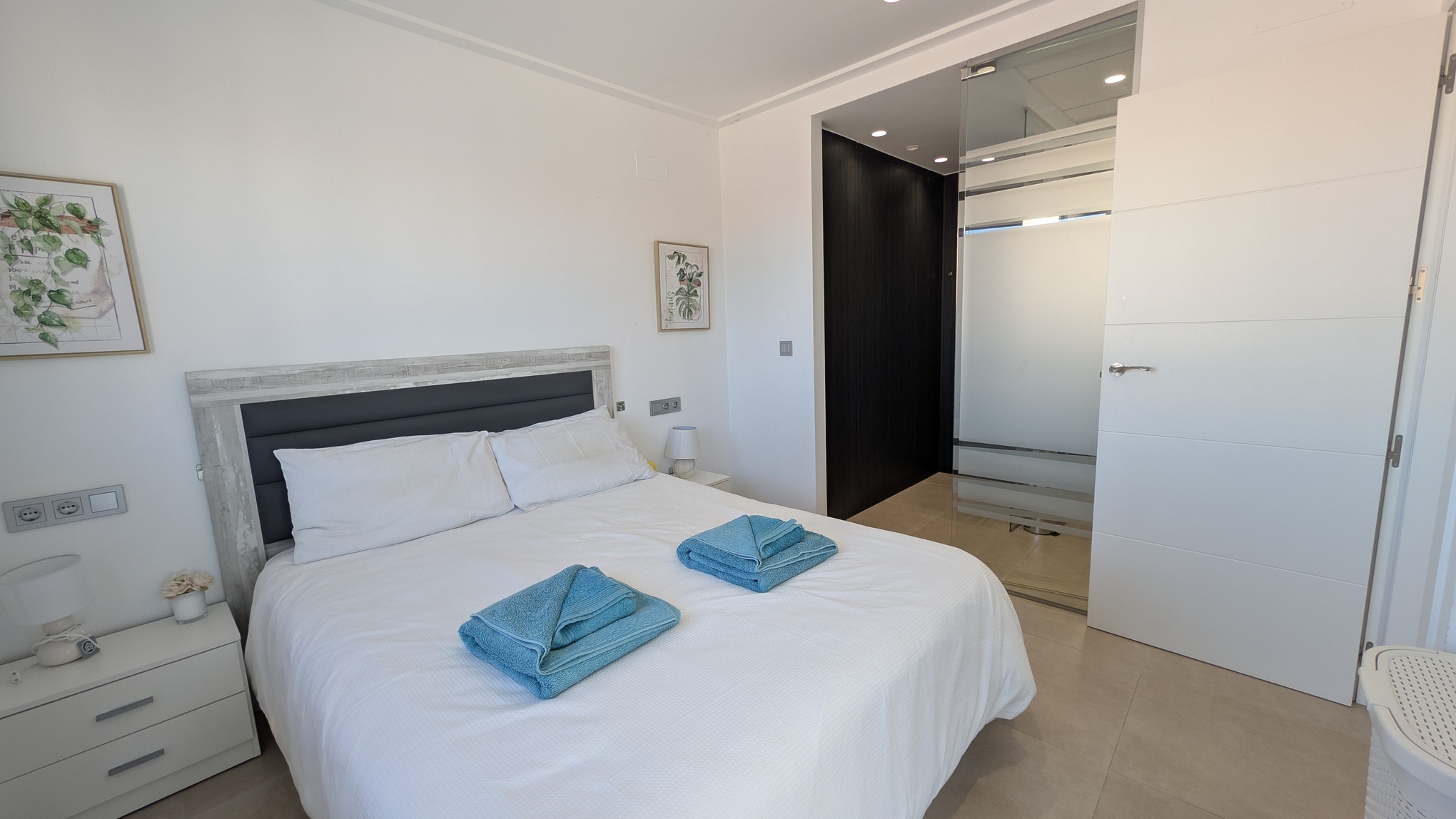 Sold - Sold! 3 Bedroom 4 Bathroom Villa in Villamartin - Pau 26, Villamartin, Alicante, Spain - Alicante