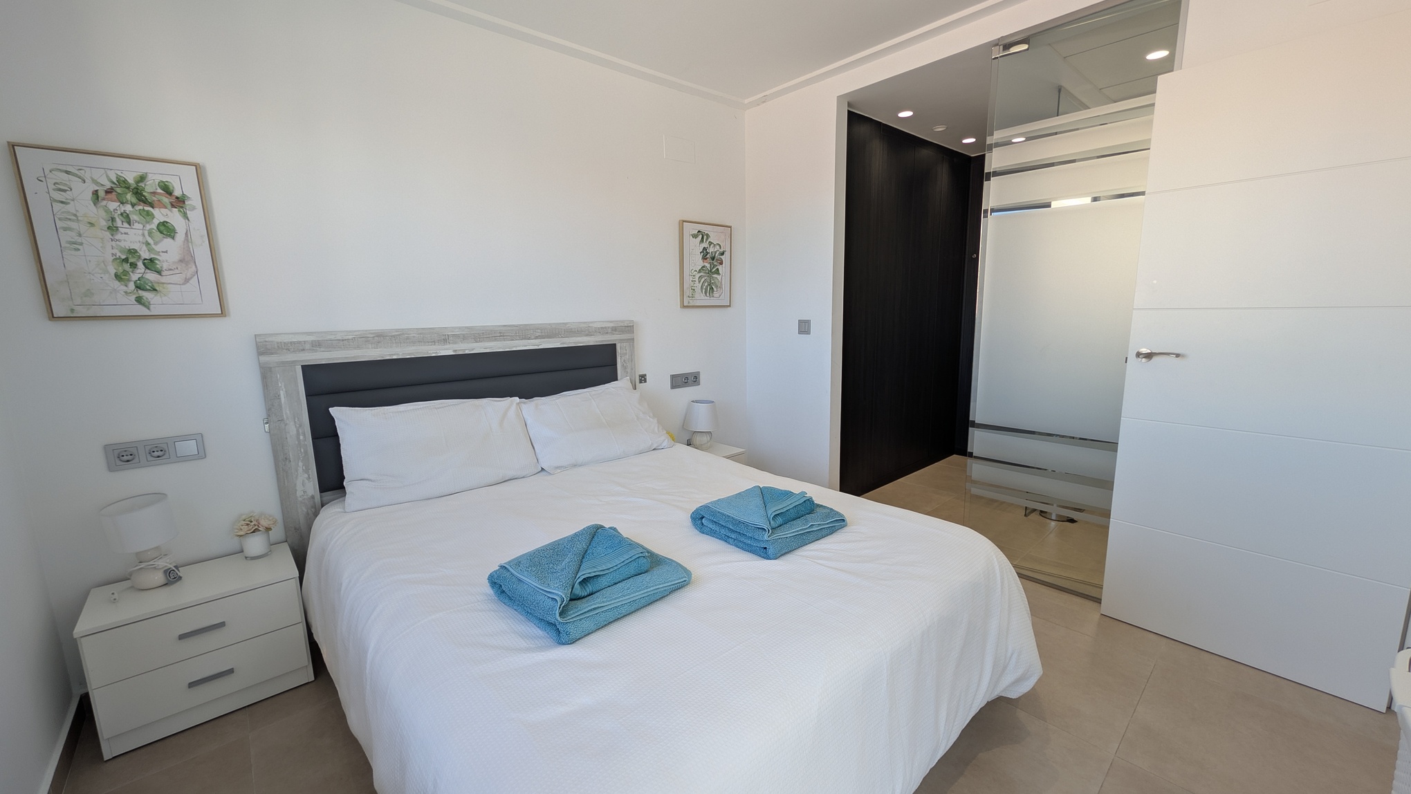 Sold - Sold! 3 Bedroom 4 Bathroom Villa in Villamartin - Pau 26, Villamartin, Alicante, Spain - Alicante