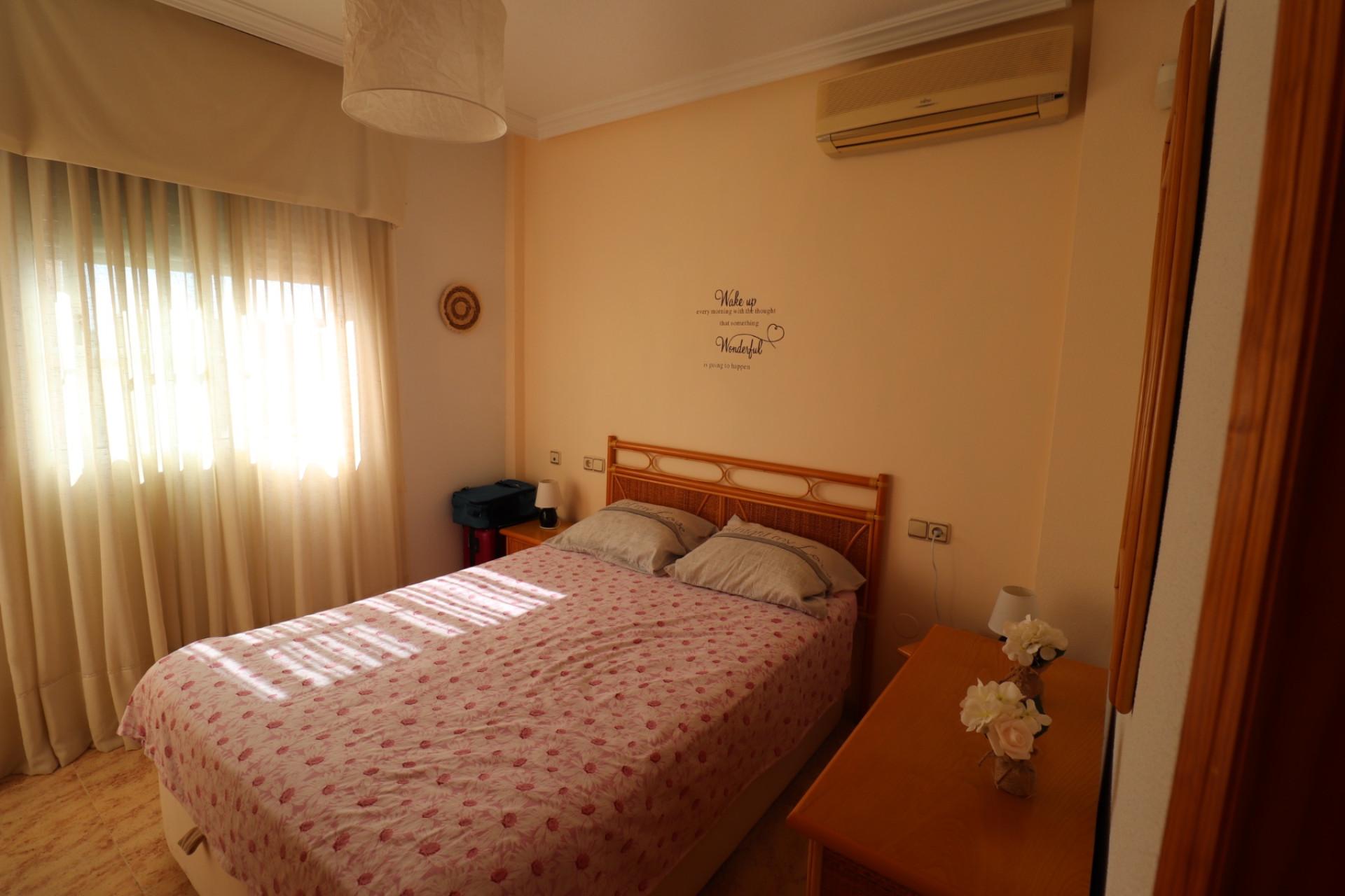 For sale - 3 Bedroom 2 Bathroom Villa in Villamartin - Costa Blanca  - Alicante