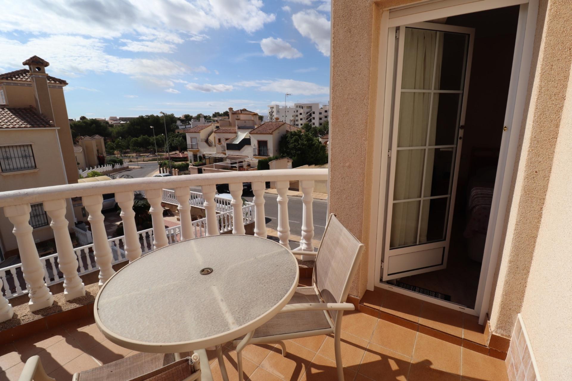 For sale - 3 Bedroom 2 Bathroom Villa in Villamartin - Costa Blanca  - Alicante