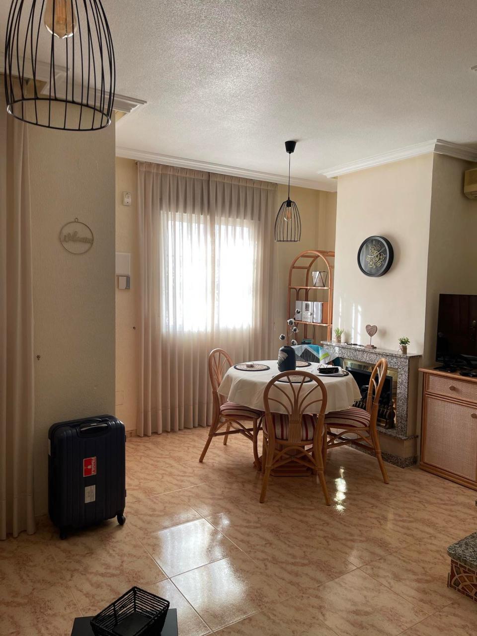 For sale - 3 Bedroom 2 Bathroom Villa in Villamartin - Costa Blanca  - Alicante