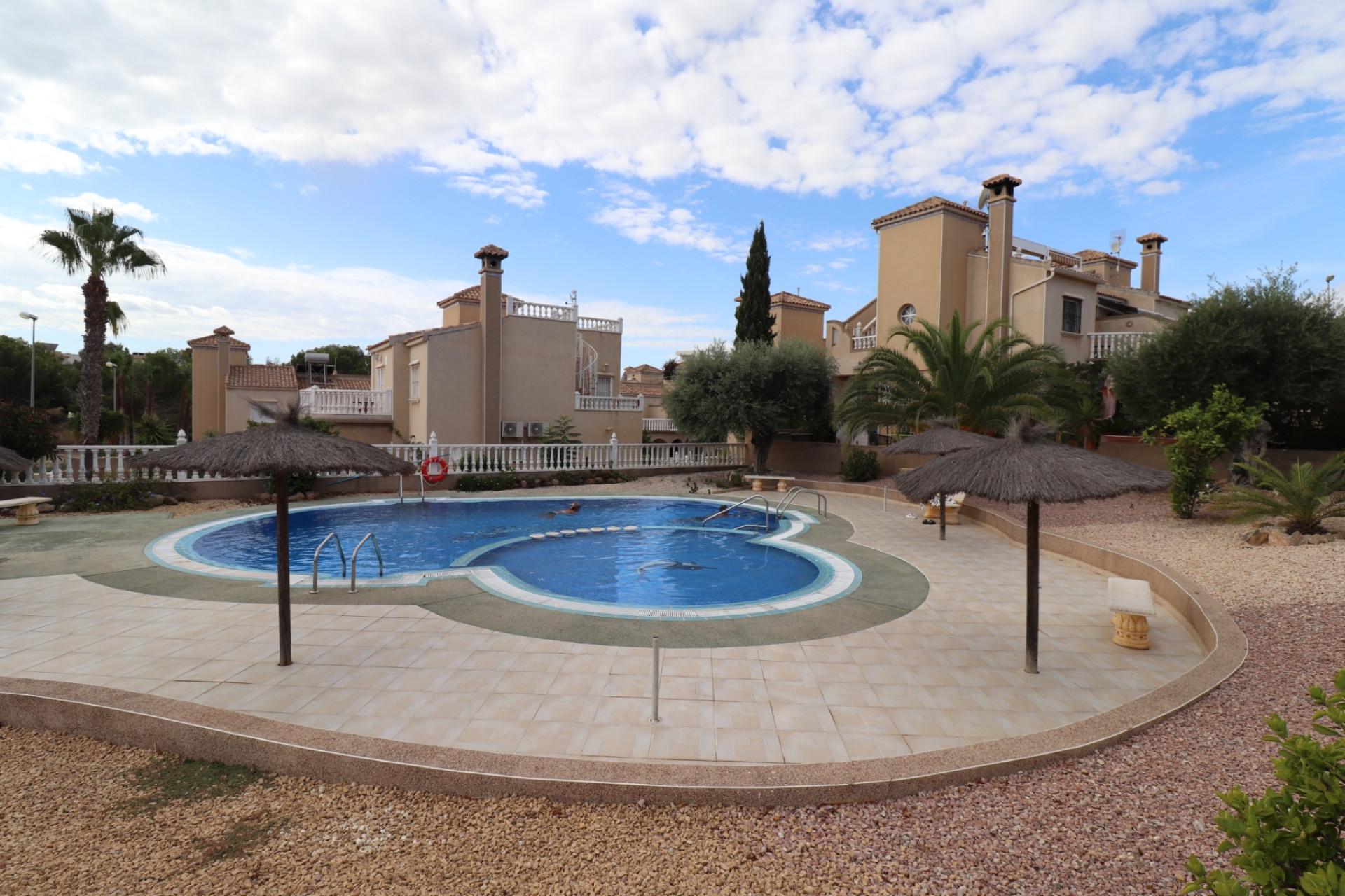 For sale - 3 Bedroom 2 Bathroom Villa in Villamartin - Costa Blanca  - Alicante
