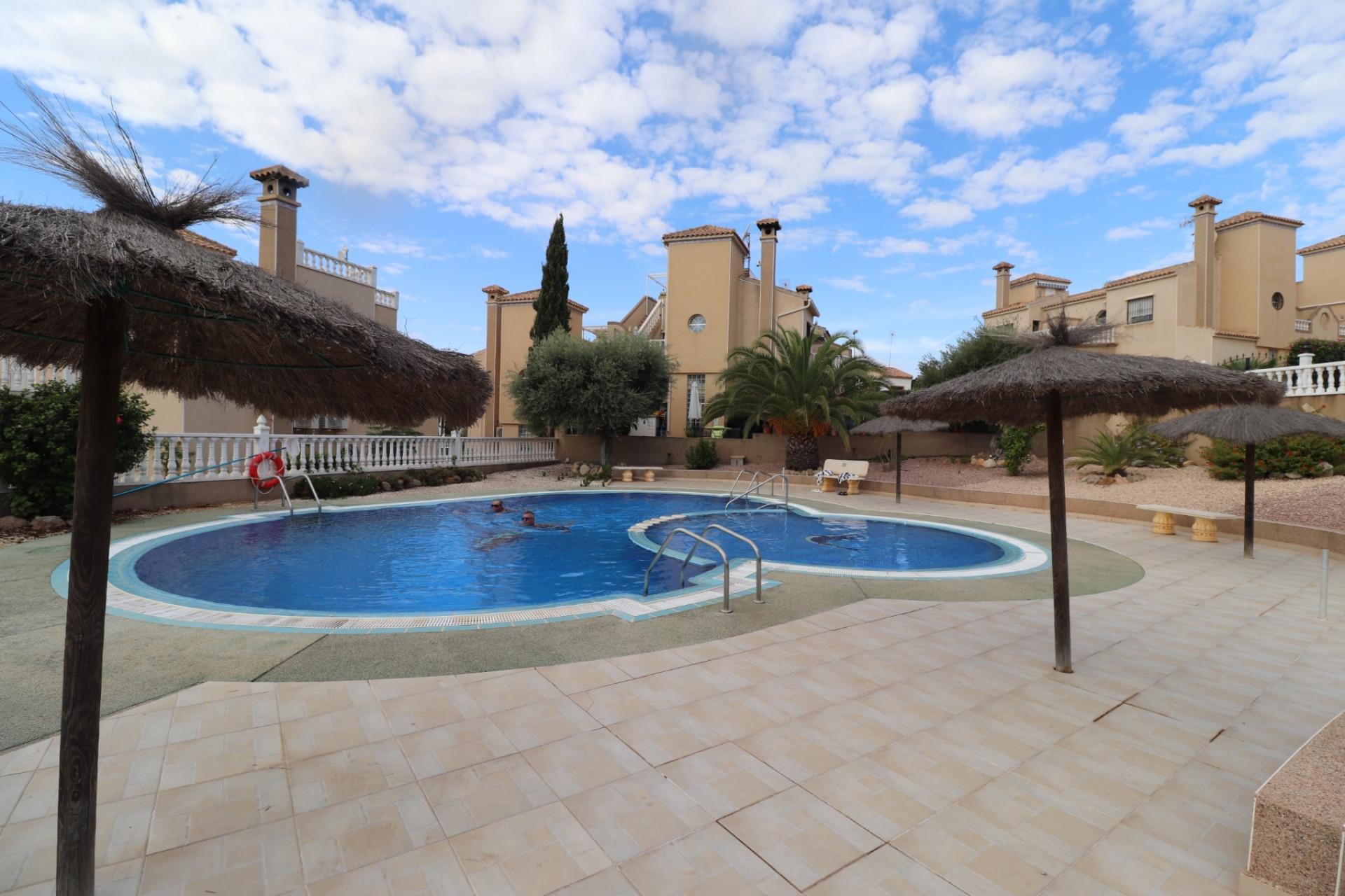 For sale - 3 Bedroom 2 Bathroom Villa in Villamartin - Costa Blanca  - Alicante