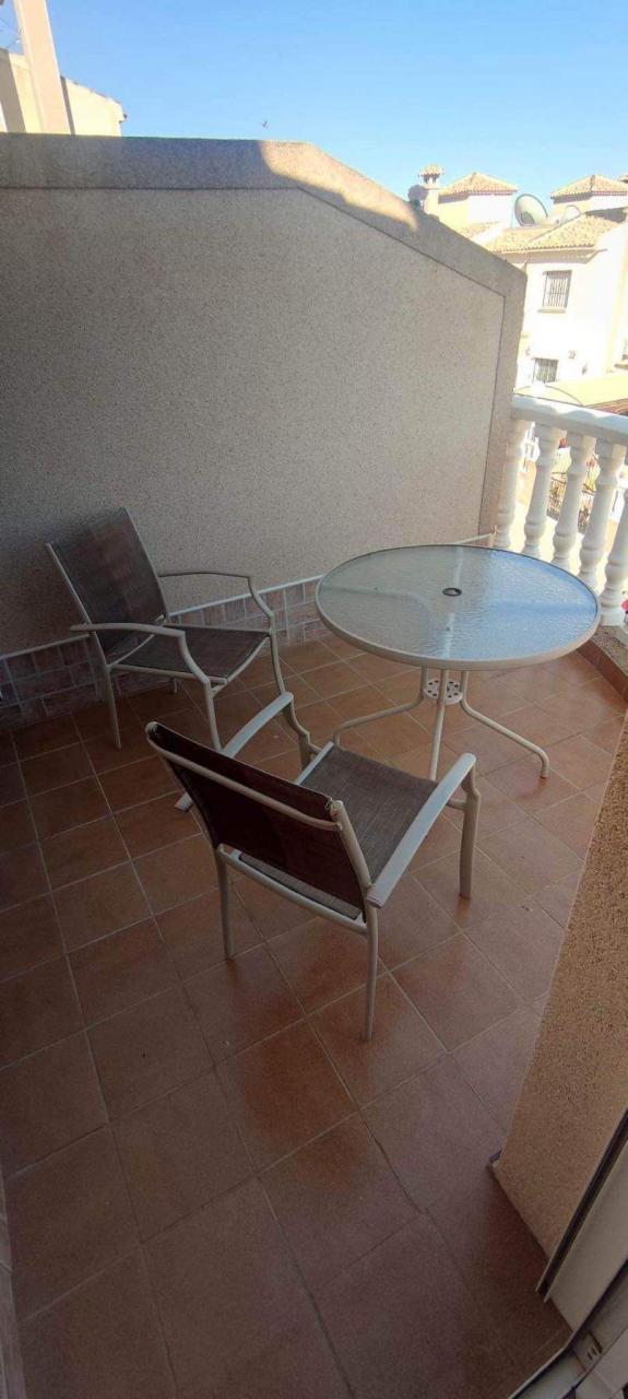 For sale - 3 Bedroom 2 Bathroom Villa in Villamartin - Costa Blanca  - Alicante