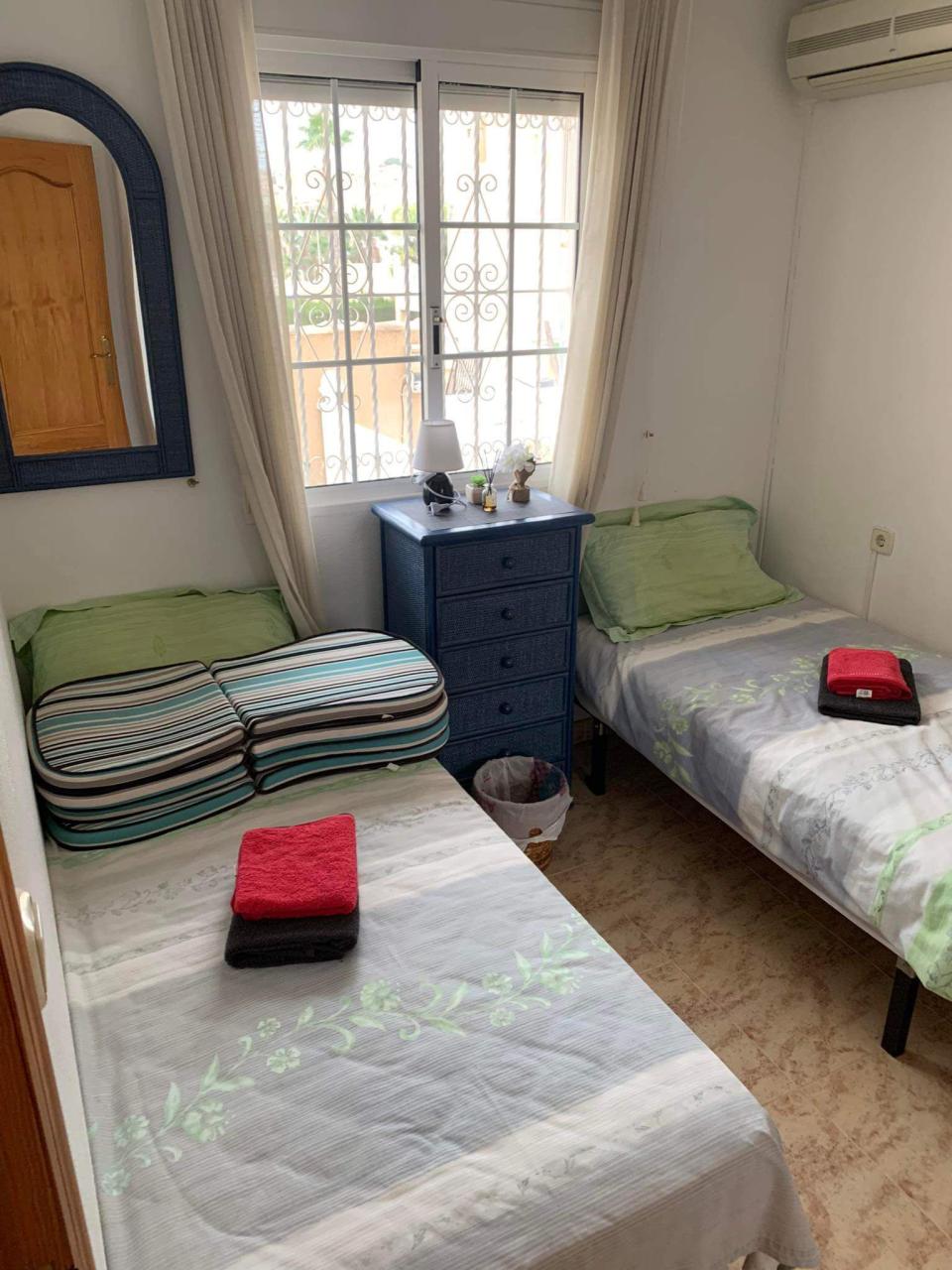 For sale - 3 Bedroom 2 Bathroom Villa in Villamartin - Costa Blanca  - Alicante