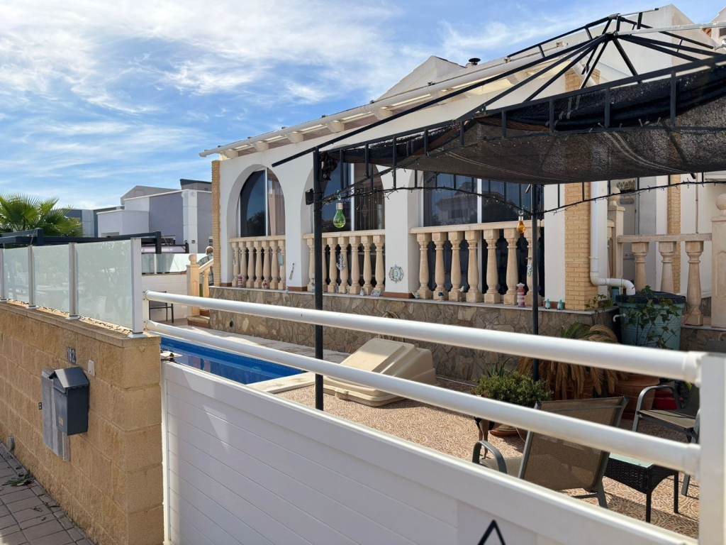 3 Bedroom 3 Bathroom Semi Detached Villa in Balsicas