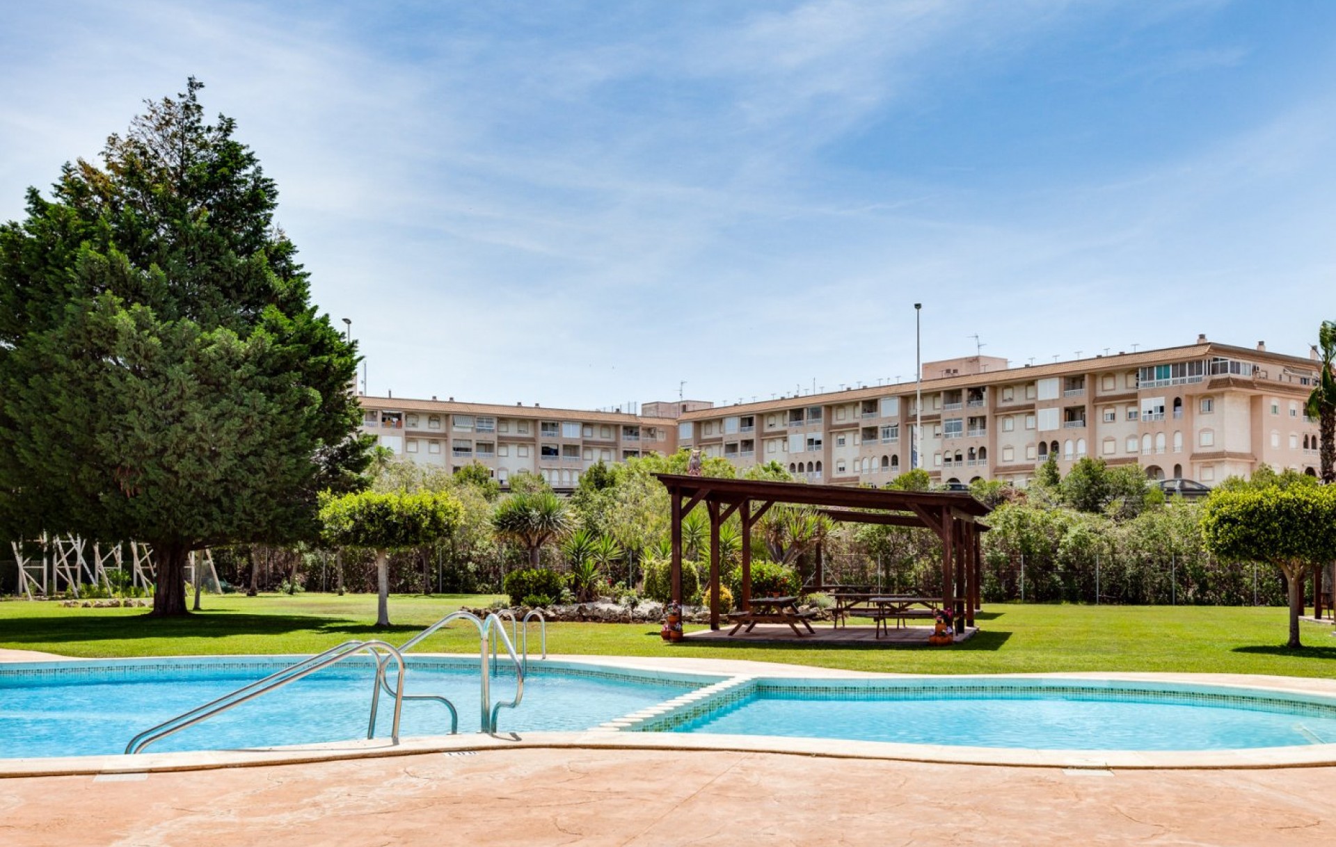 For sale - 3 Bedroom 1 Bathroom Bungalow in Torrevieja -  Urb. Parque de las Naciones - Alicante