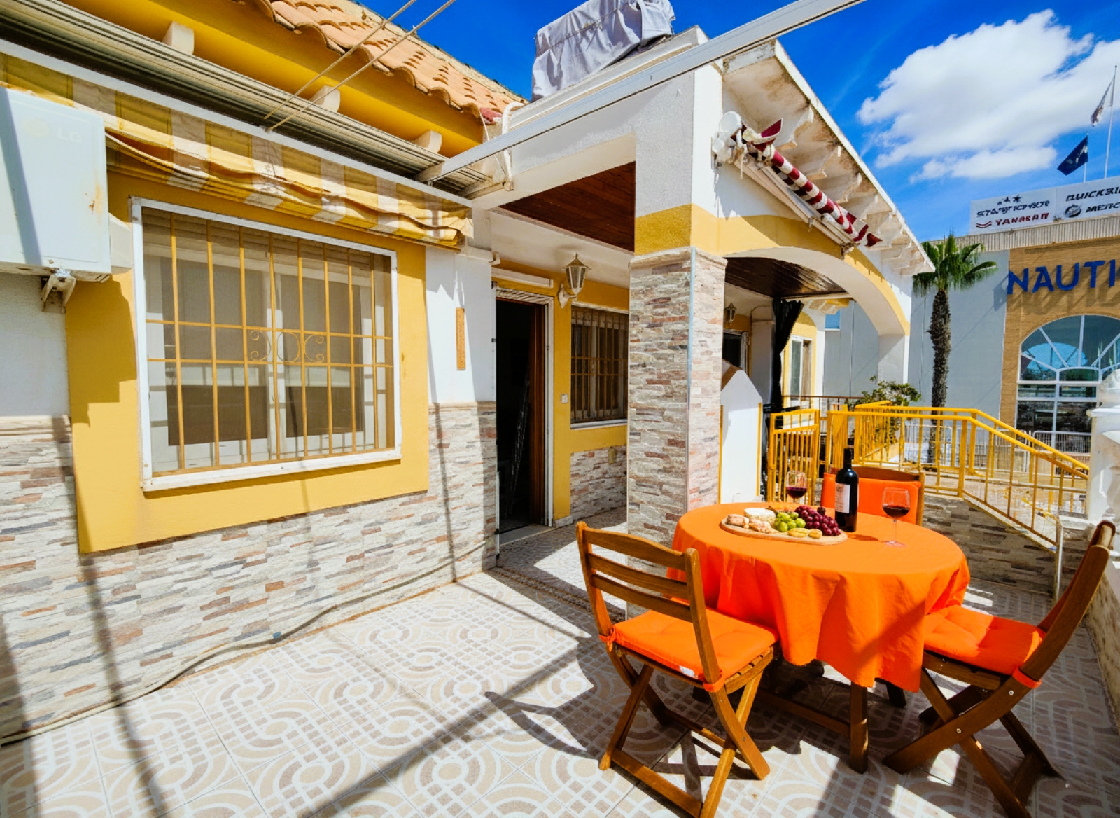 For sale - 3 Bedroom 1 Bathroom Bungalow in Torrevieja -  Urb. Parque de las Naciones - Alicante