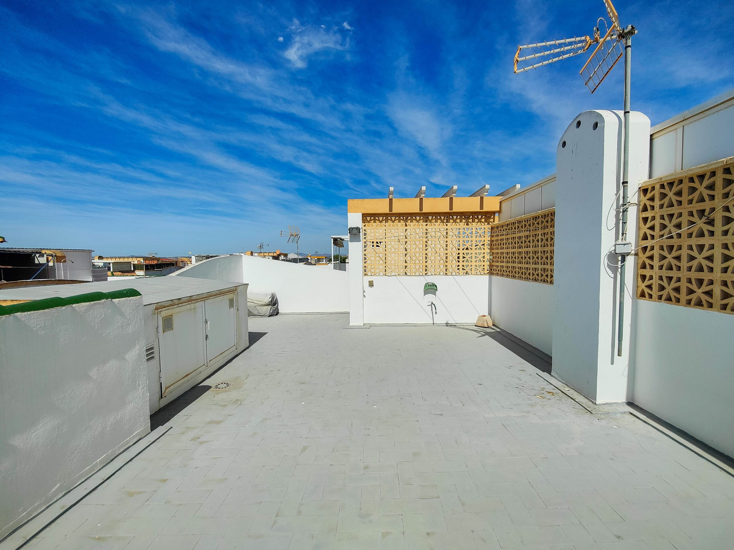 For sale - 3 Bedroom 1 Bathroom Bungalow in Torrevieja -  Urb. Parque de las Naciones - Alicante