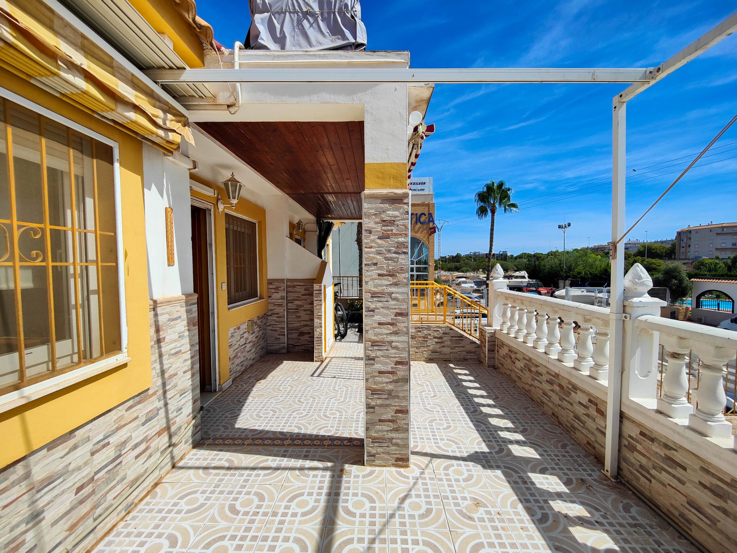 For sale - 3 Bedroom 1 Bathroom Bungalow in Torrevieja -  Urb. Parque de las Naciones - Alicante